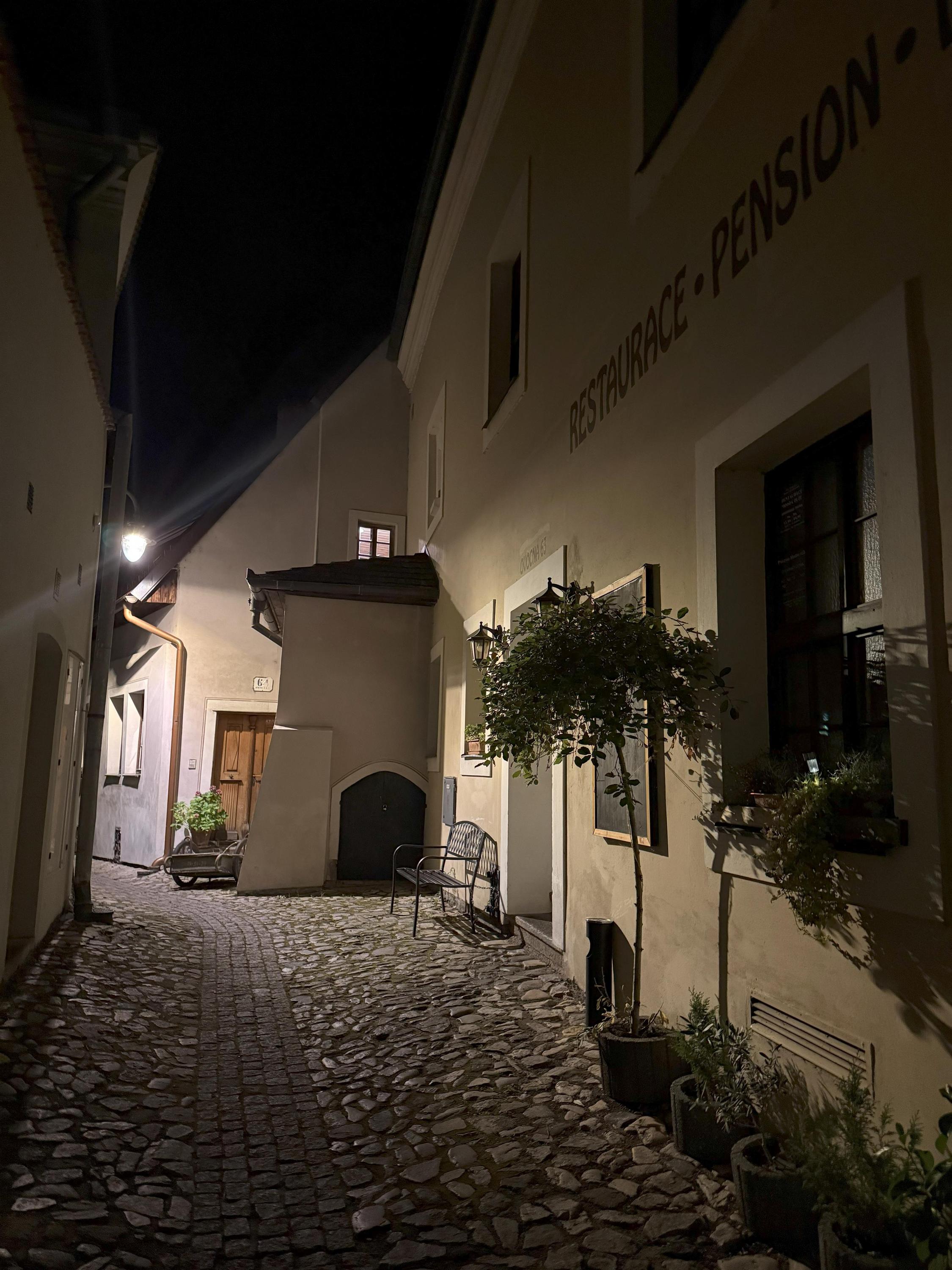Obývák - káva a bar foto 4