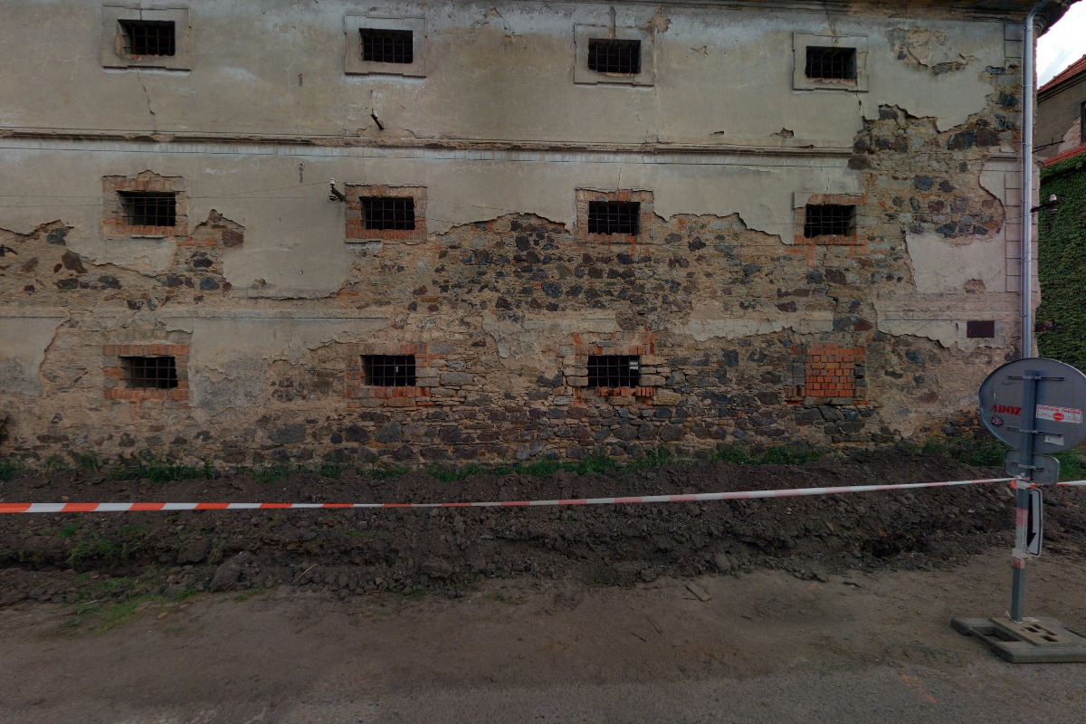 Svazková základní škola Pod Beckovem foto 2