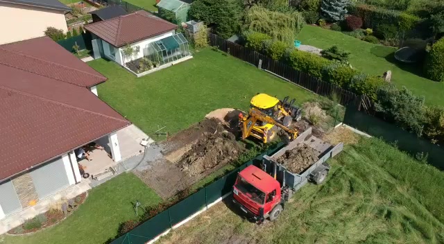 Kontejnerová doprava Hlaváč foto 2 (náhled videa)