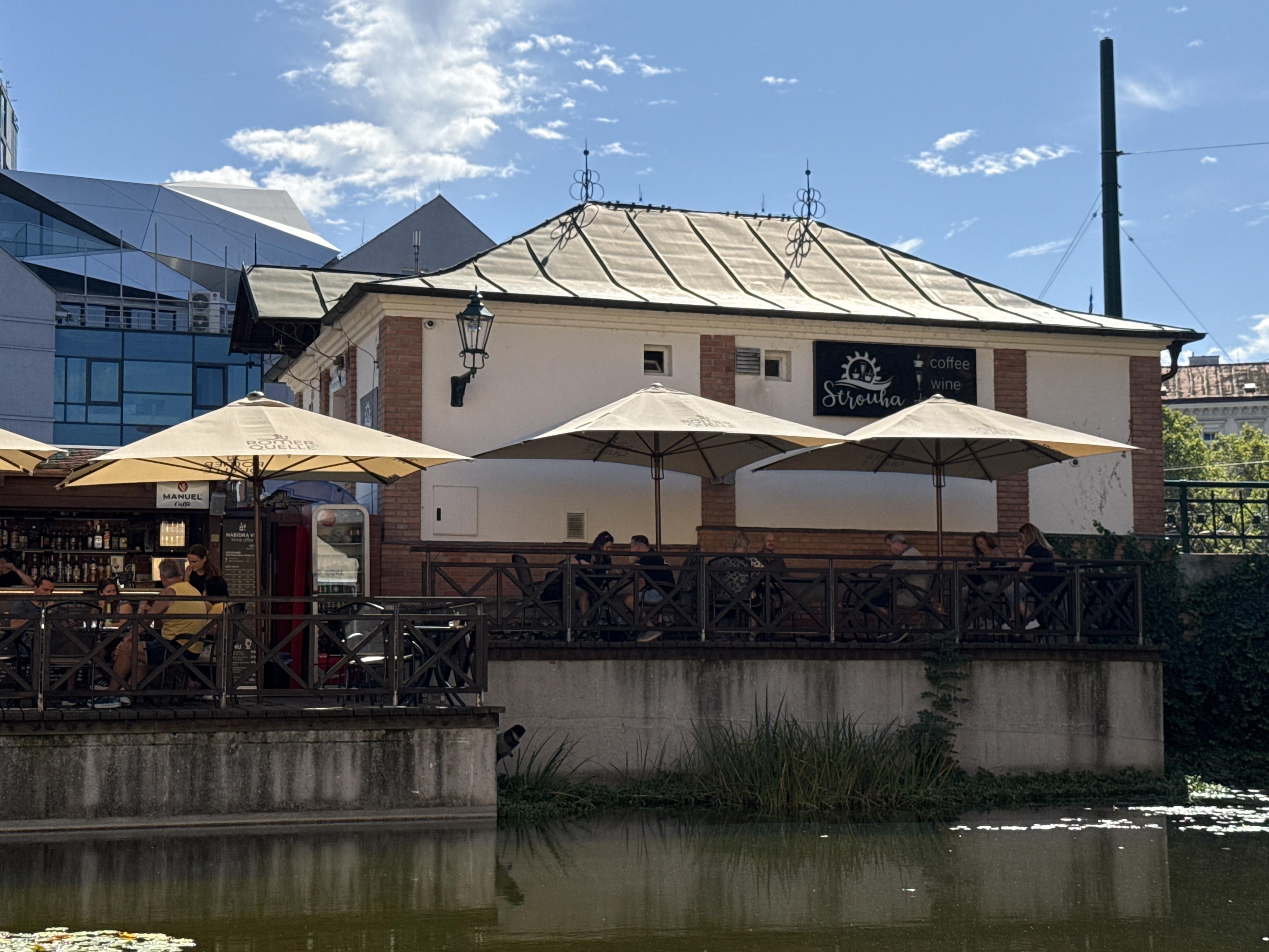 STROUHA coffee & wine & spirits foto 4