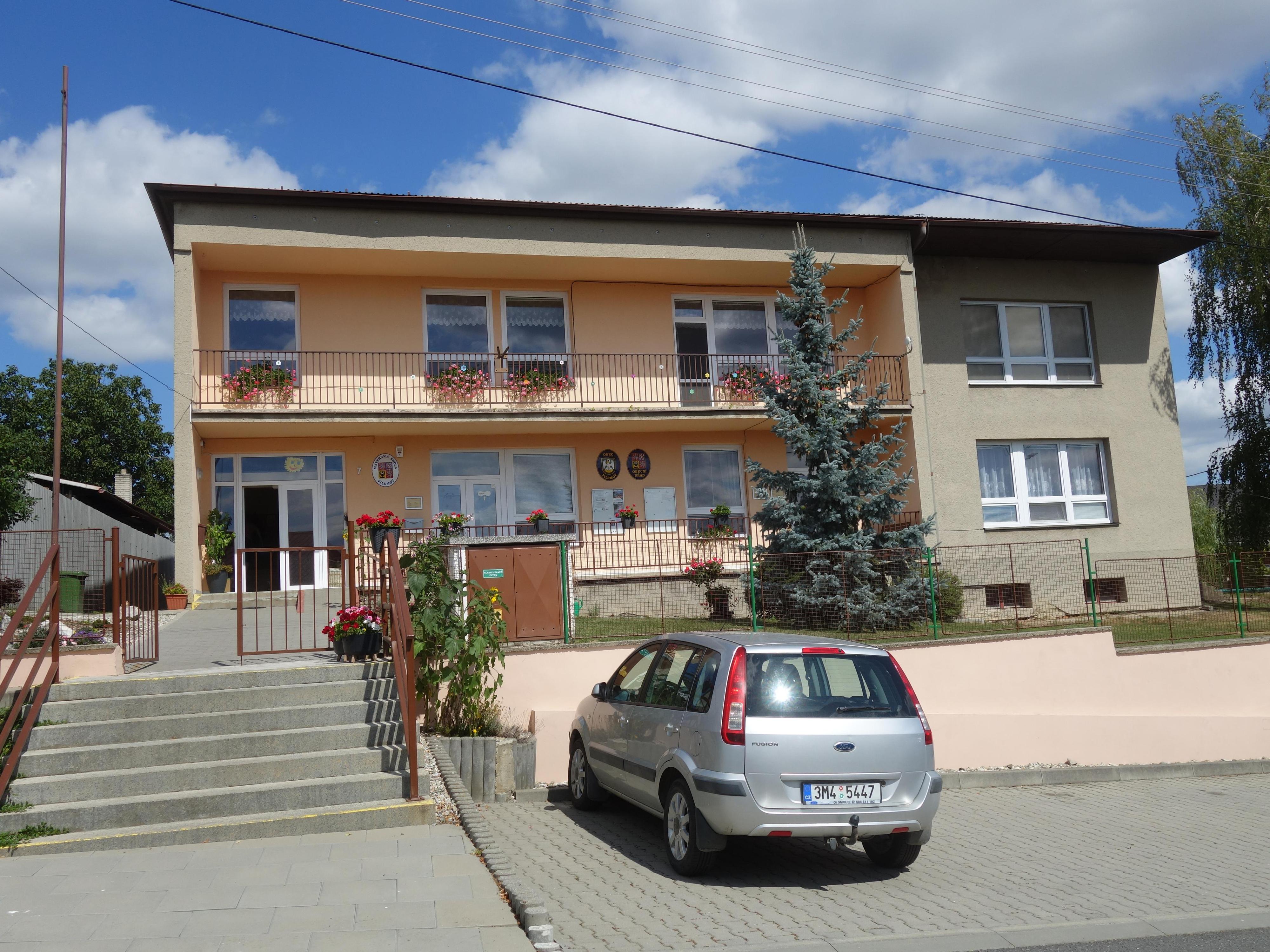 Vilémov - obecní úřad foto 3