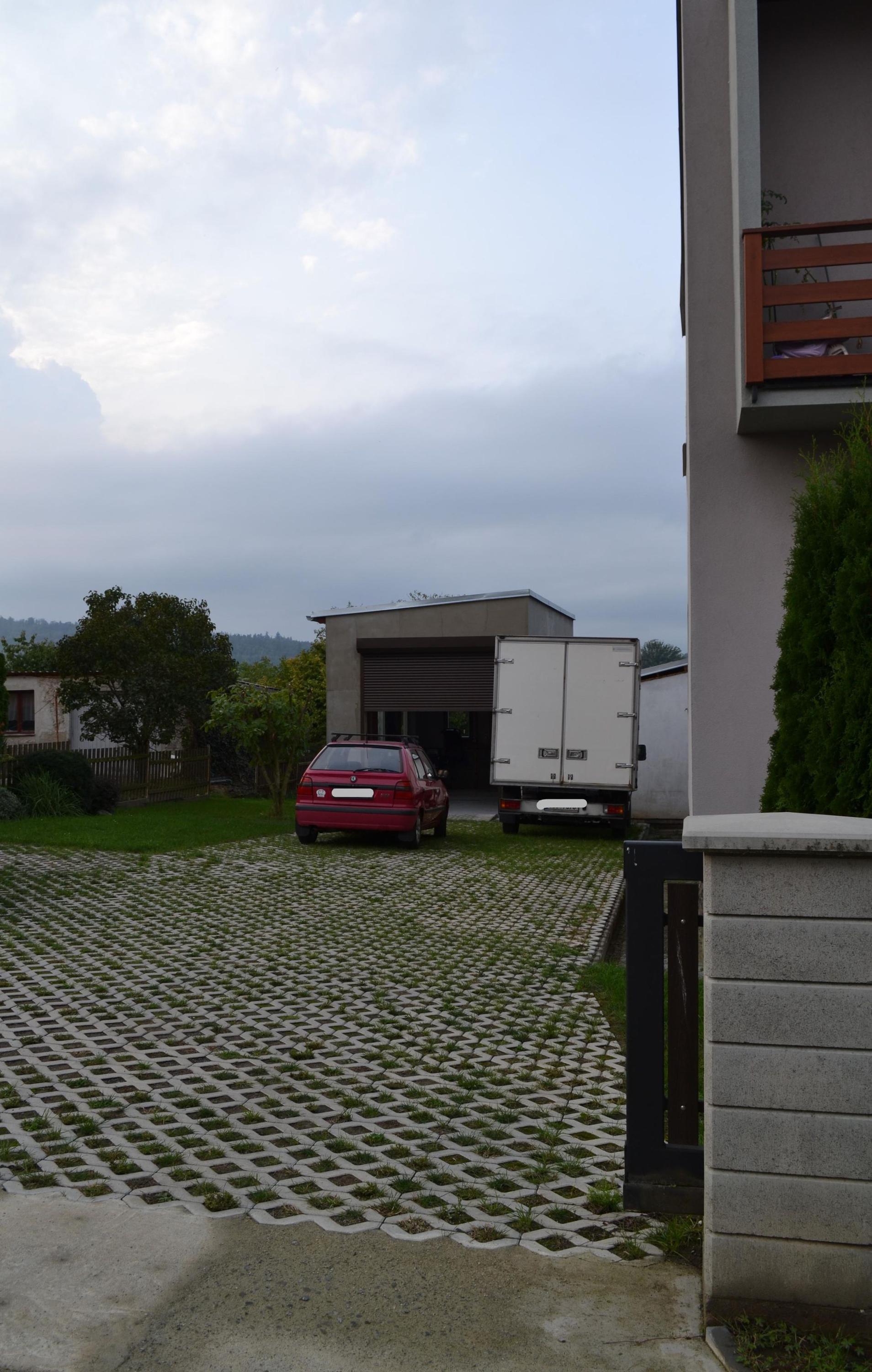 Pneuservis - truhlářství foto 2