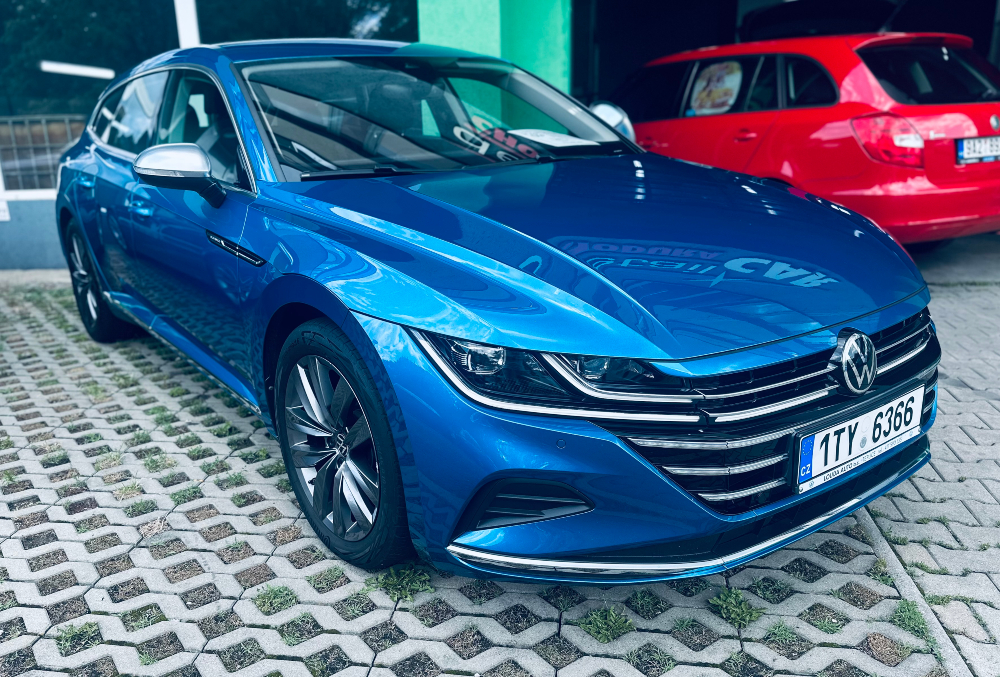 Pronájem automobilu VW Arteon (vhodné i na svatbu)