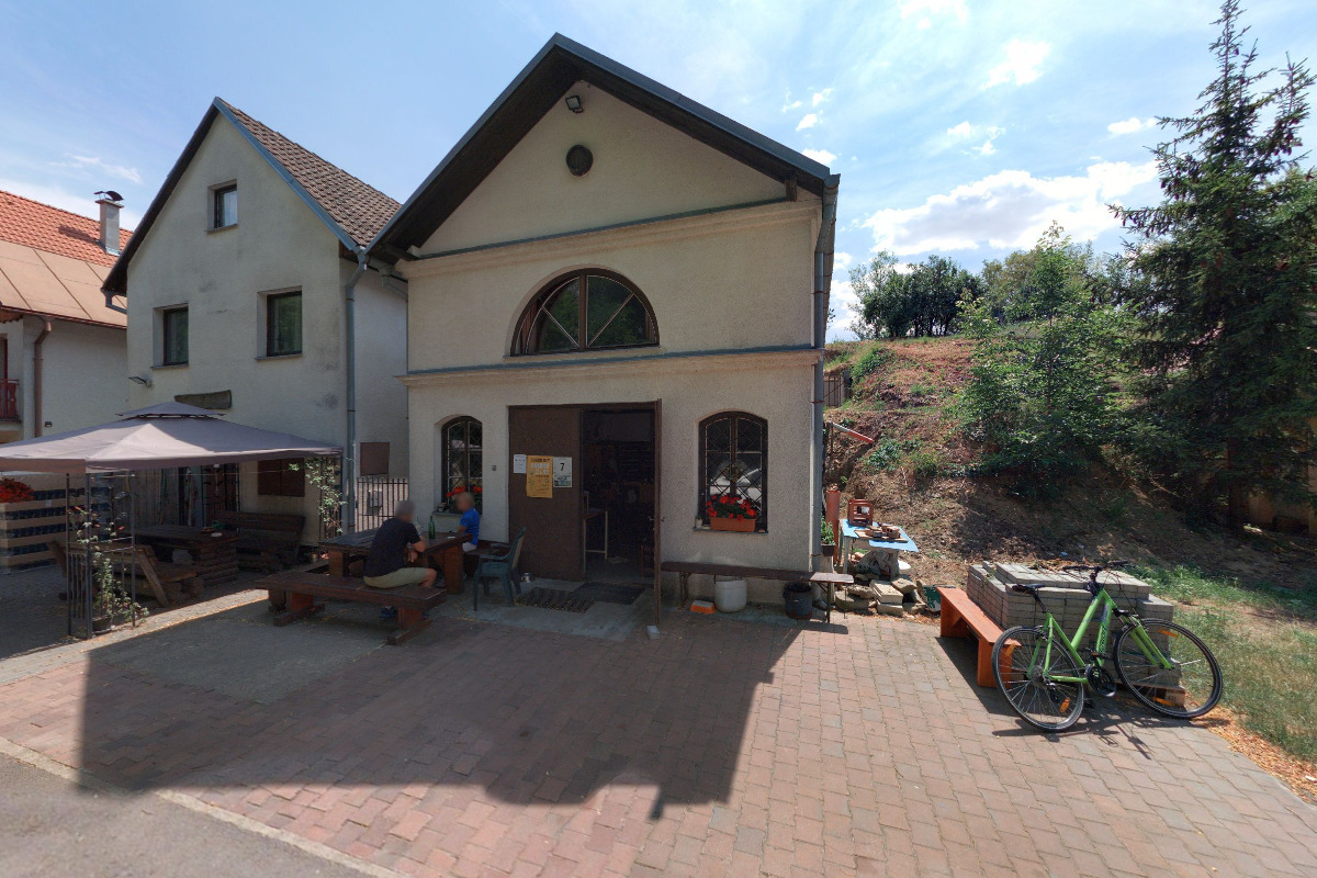 Bílý sklep rodiny Adámkovy