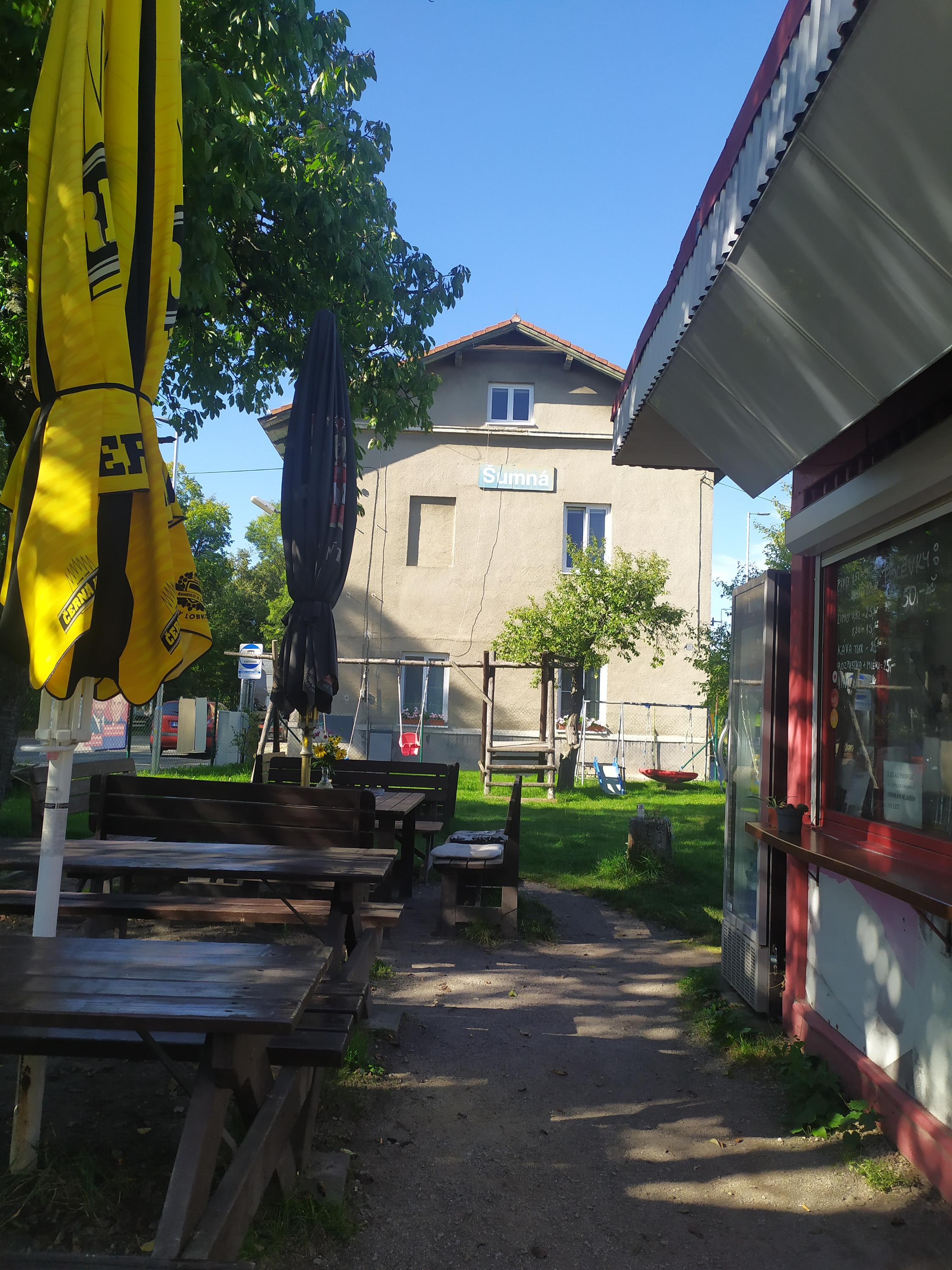 Občerstvení u nádraží foto 2