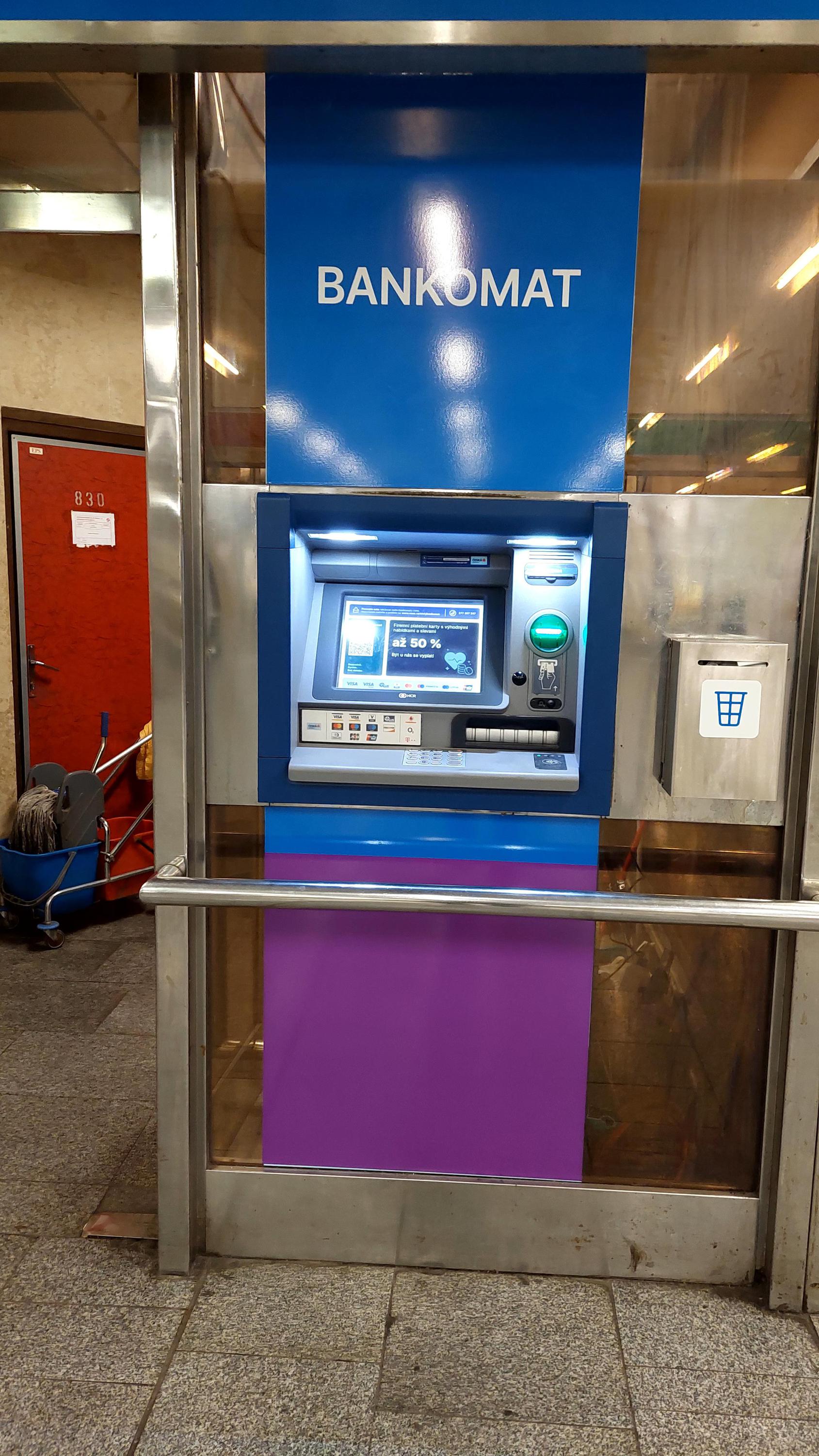 Bankomat České spořitelny foto 2