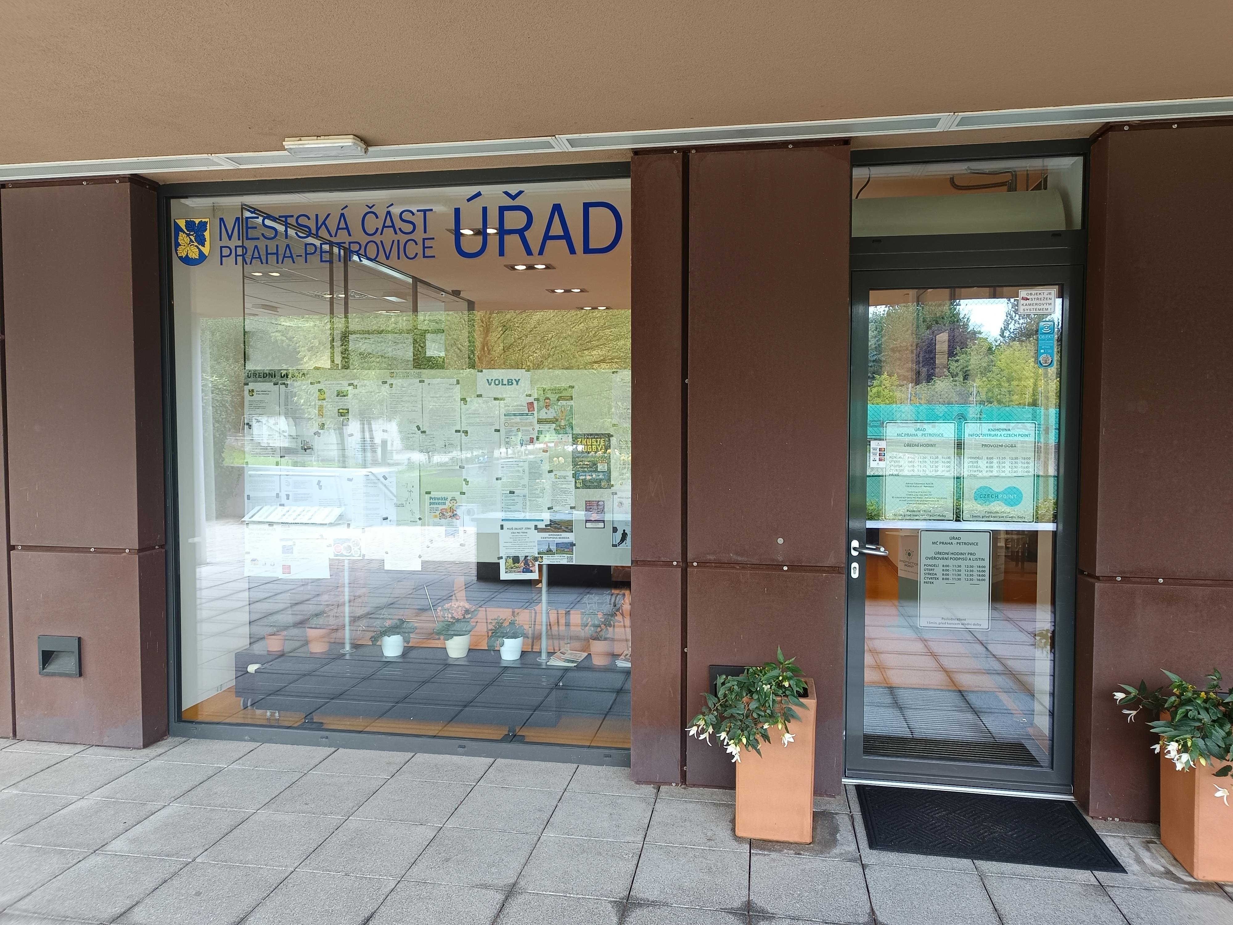 Infocentrum a Místní knihovna Praha - Petrovice