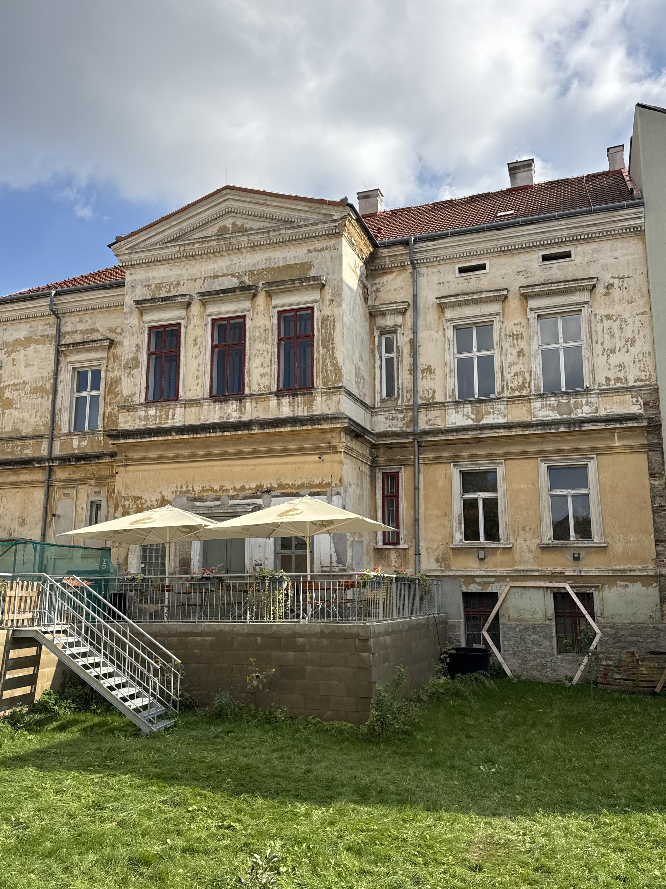 Nárožní dům foto 3