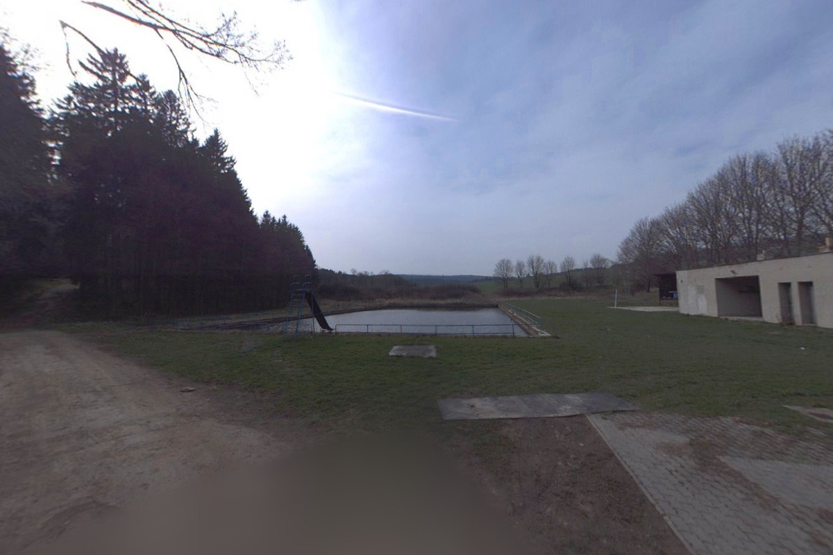 Koupaliště u potoka