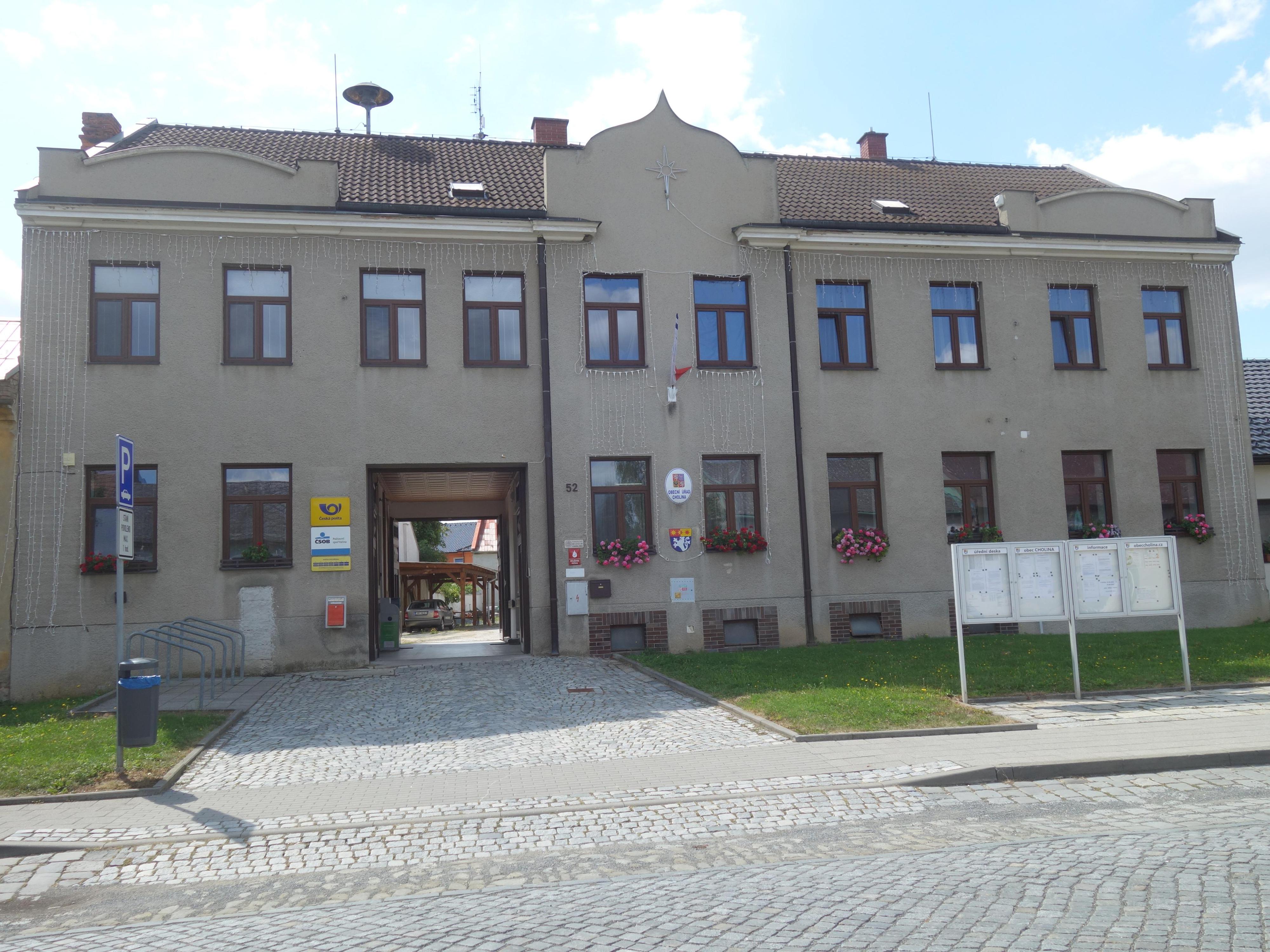 Cholina - obecní úřad foto 3