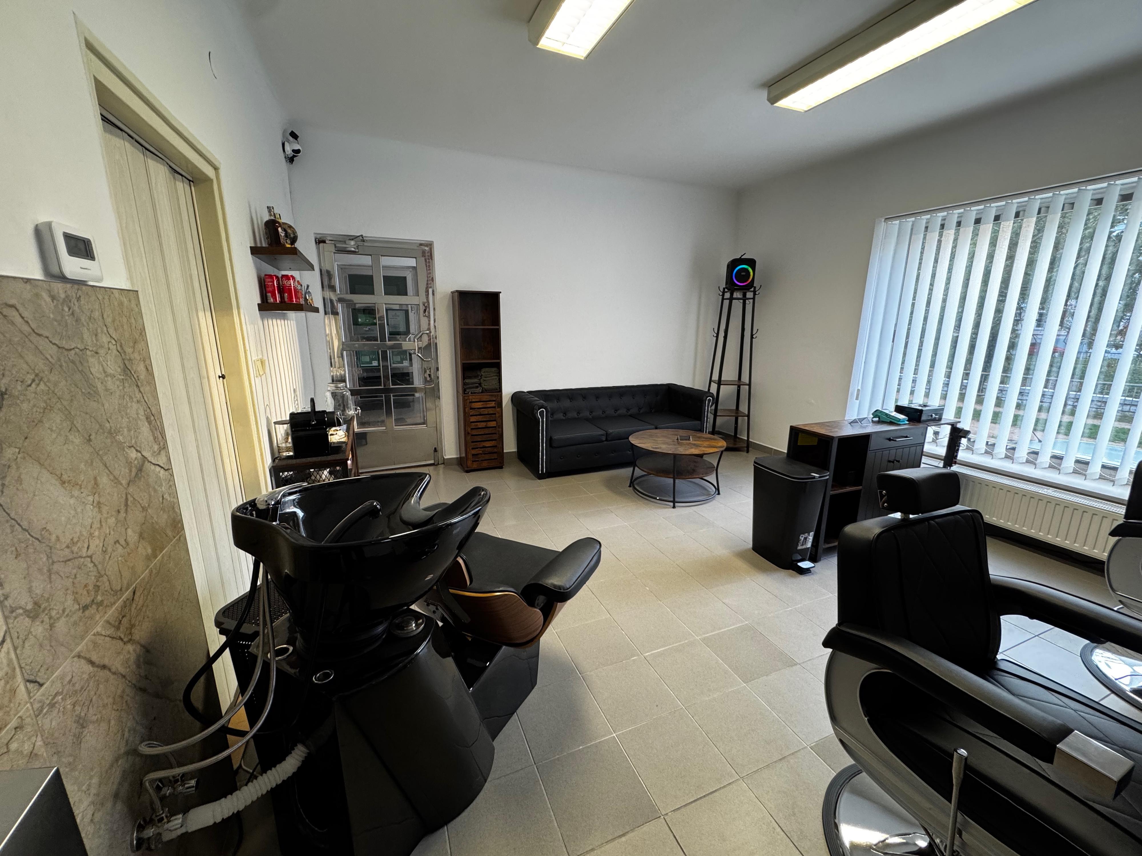 Rayvee's Barbershop foto 5