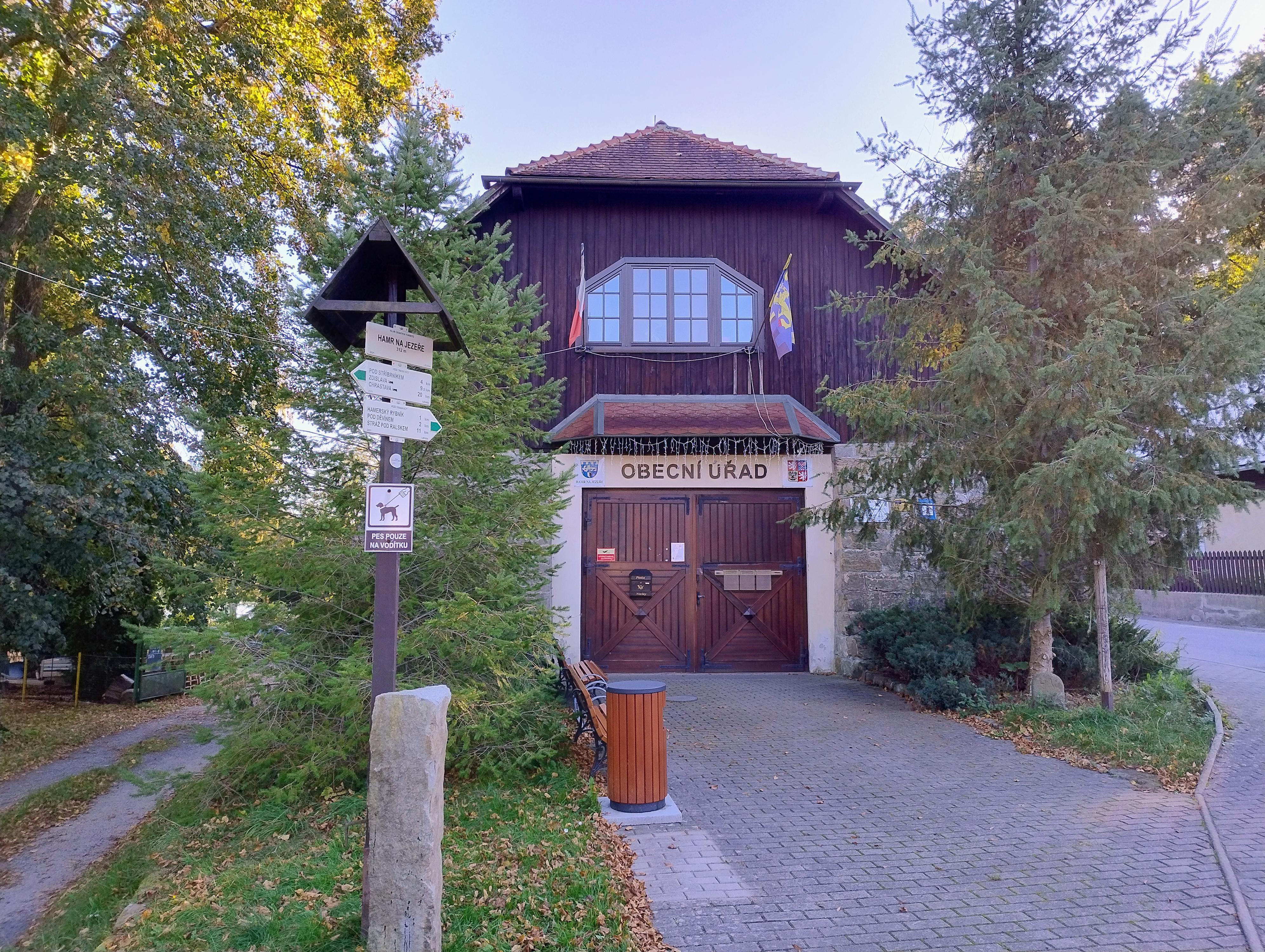 Hamr na Jezeře - obecní úřad foto 3