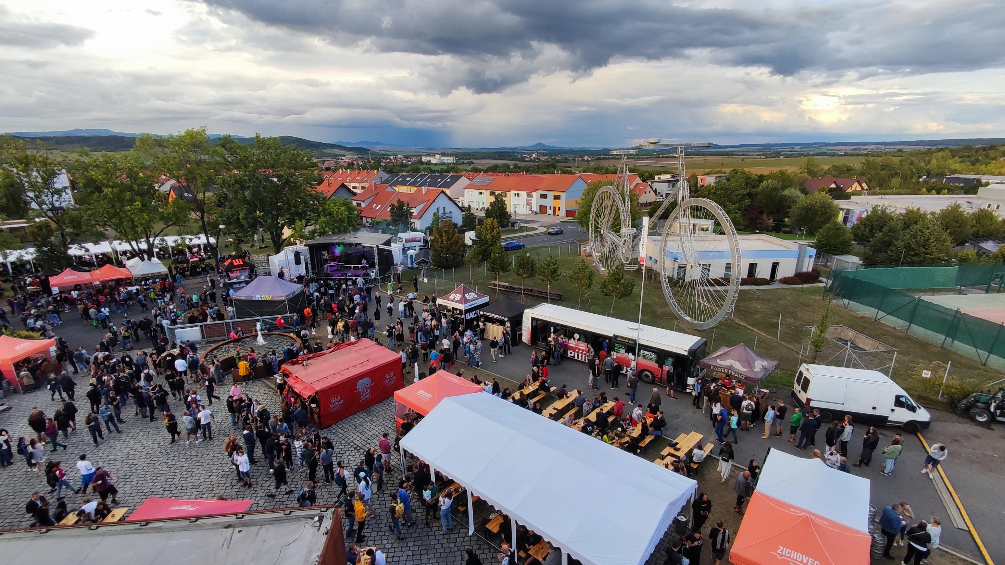 Pivovar Zichovec a pivní bar foto 2