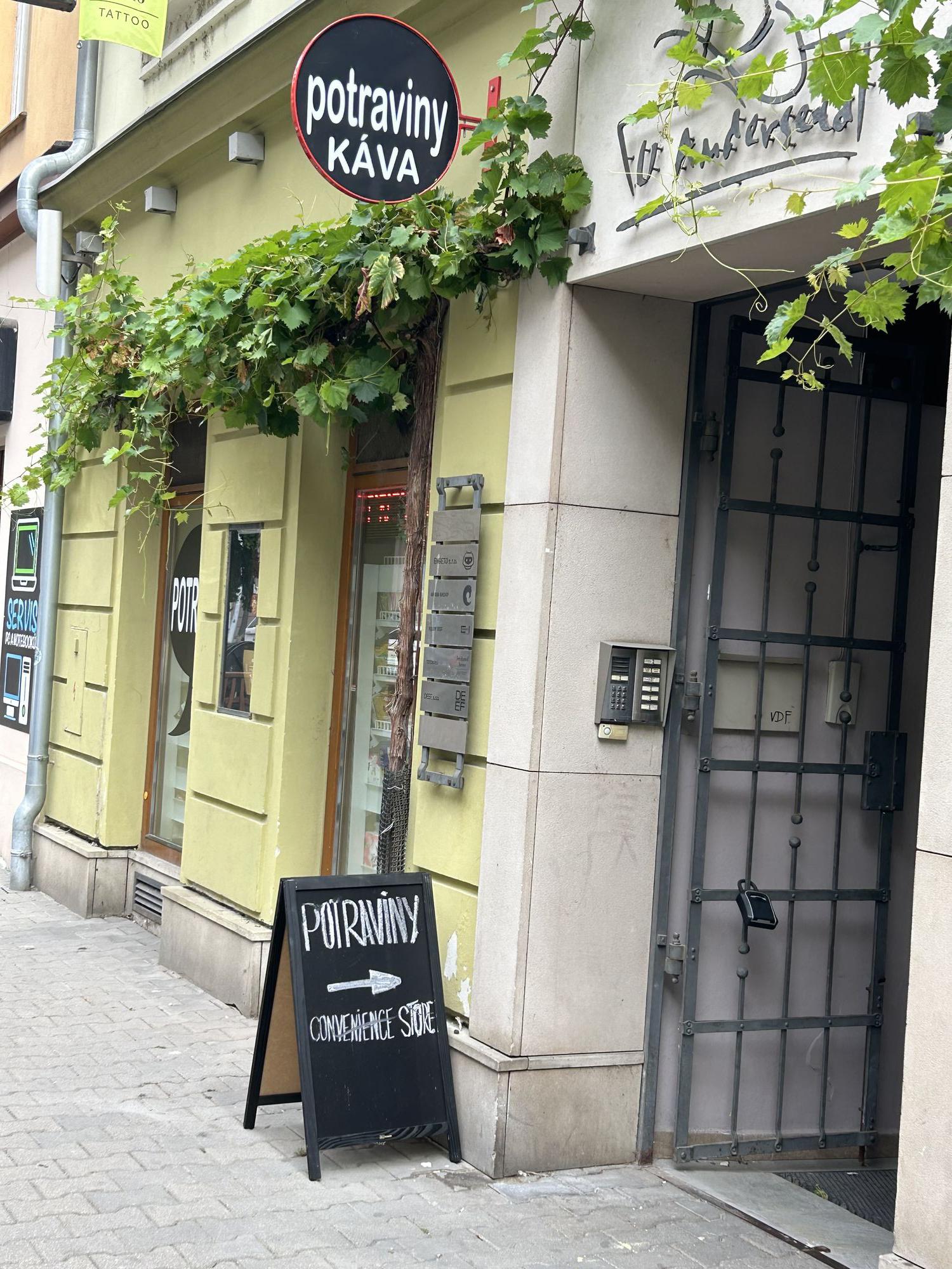 Potraviny Slovákova foto 2