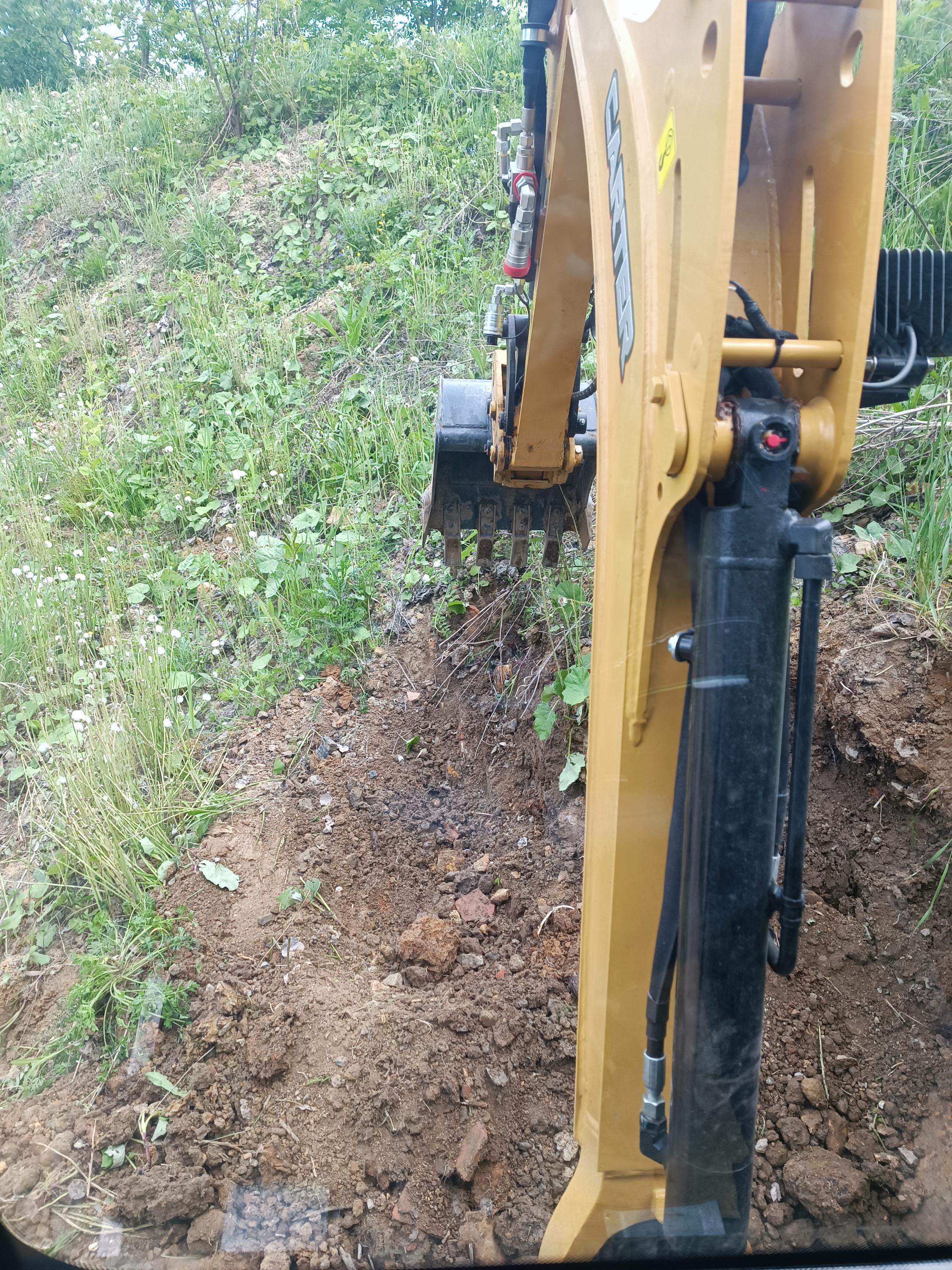 Zemní práce minibagrem foto 2