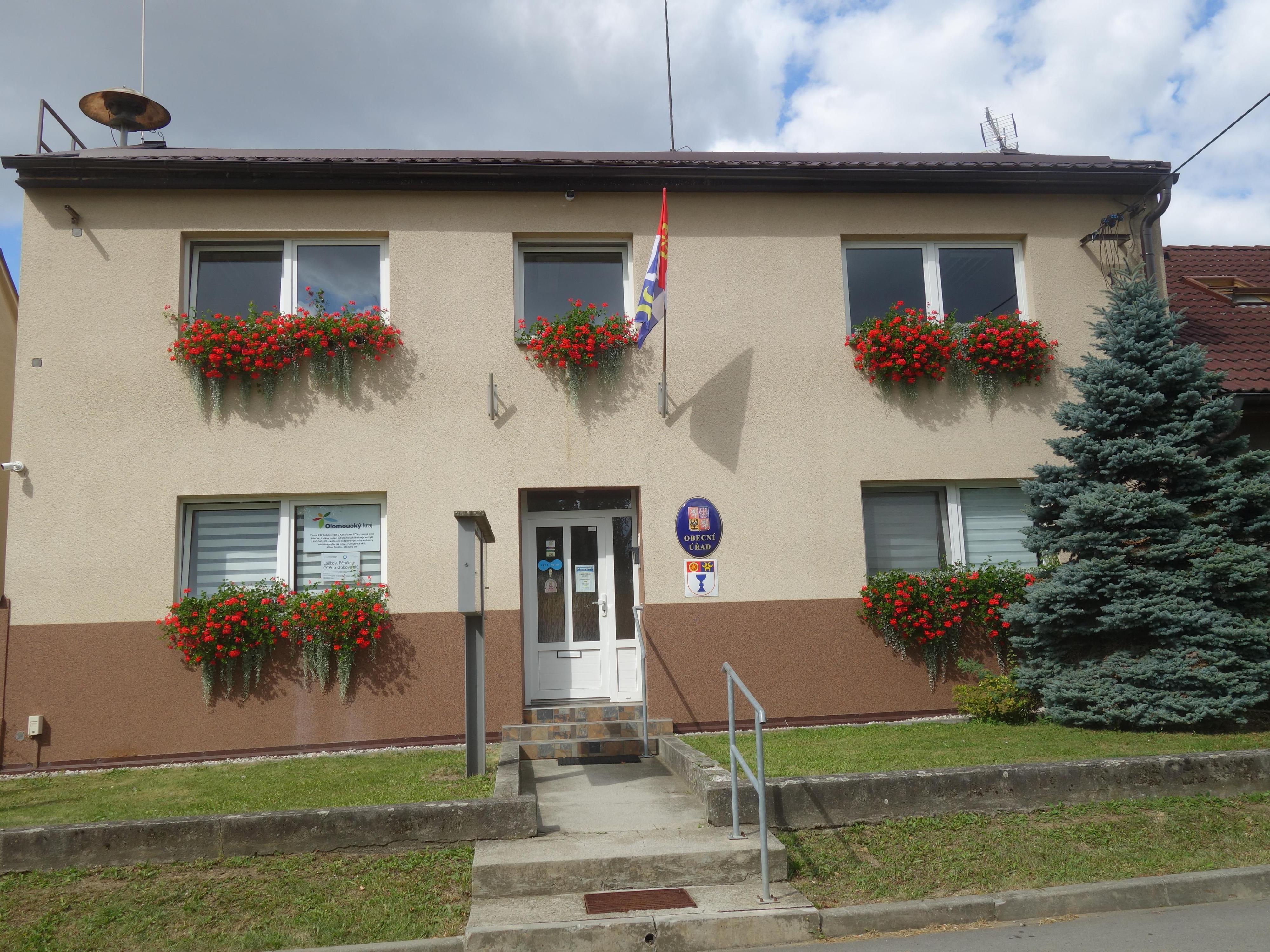 Pěnčín - obecní úřad foto 3