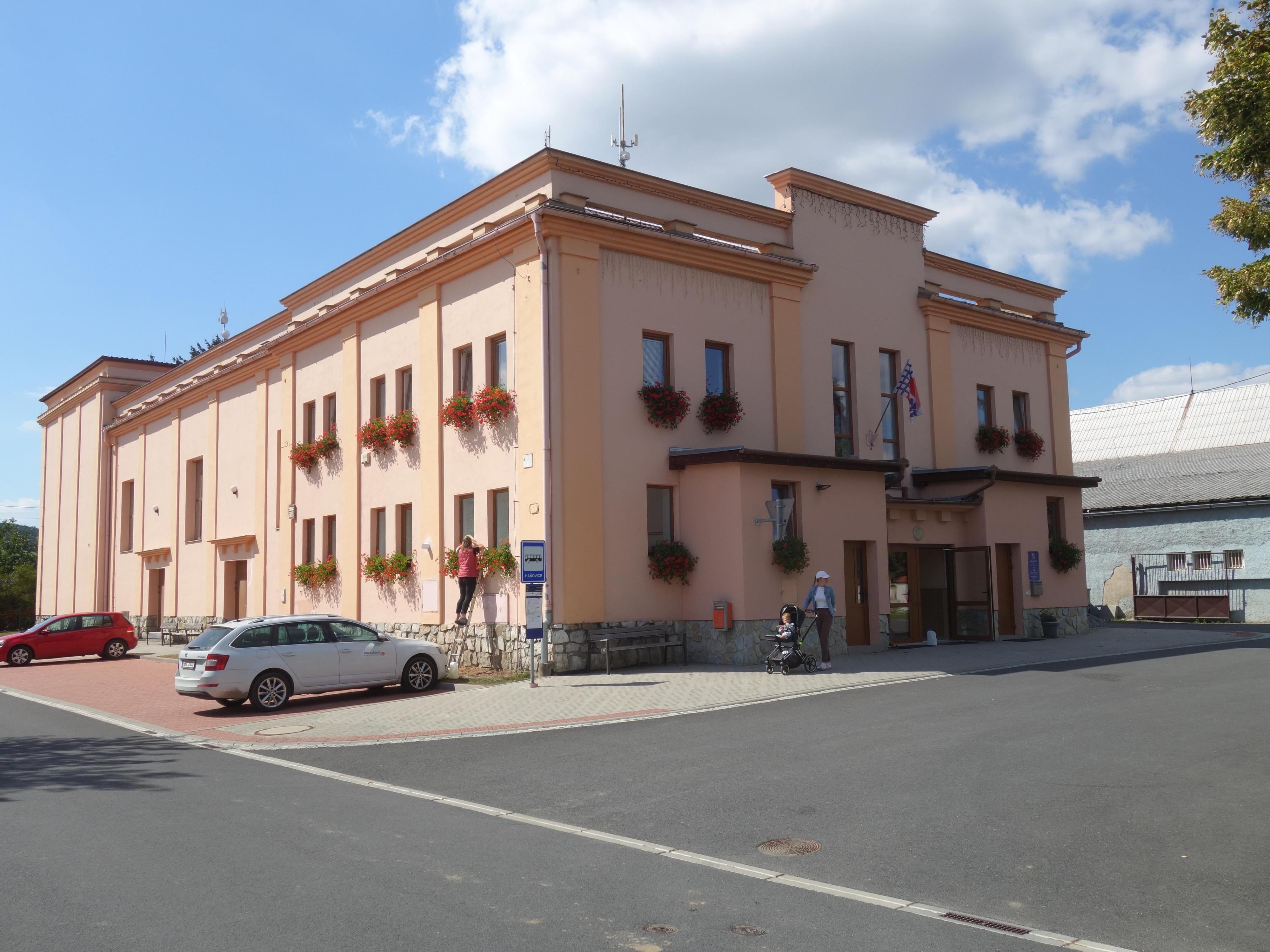 Haňovice - obecní úřad foto 2