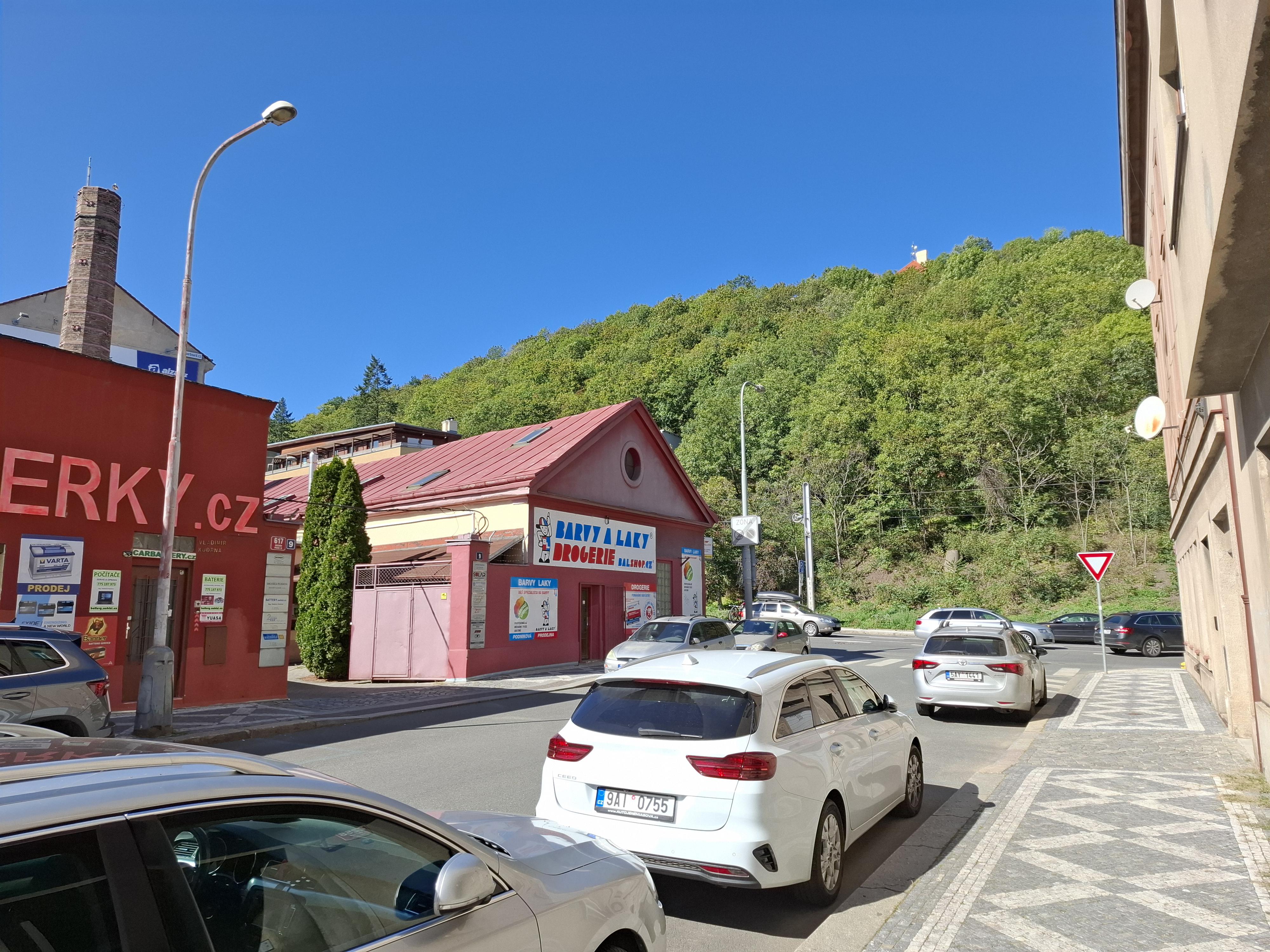 BARVY A LAKY DROGERIE foto 5