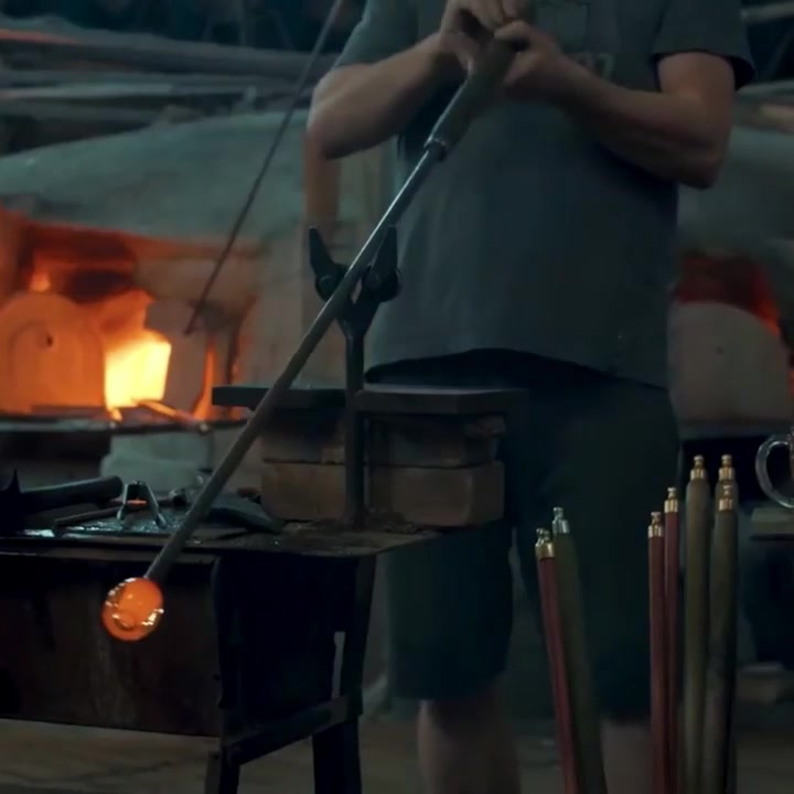 Podlahové vázy foto 2 (náhled videa)