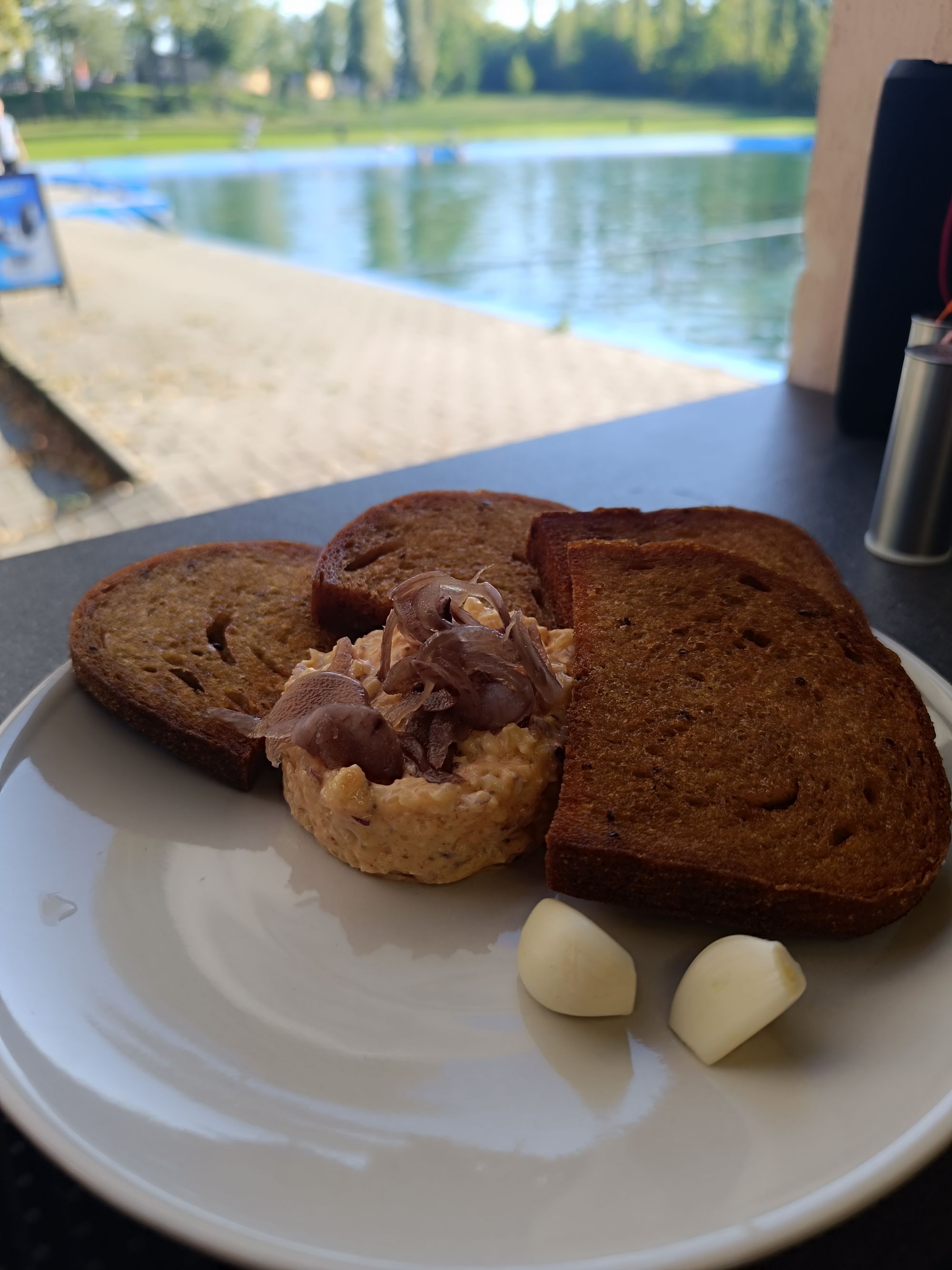 Kiosek Mňamky na koupadle foto 3