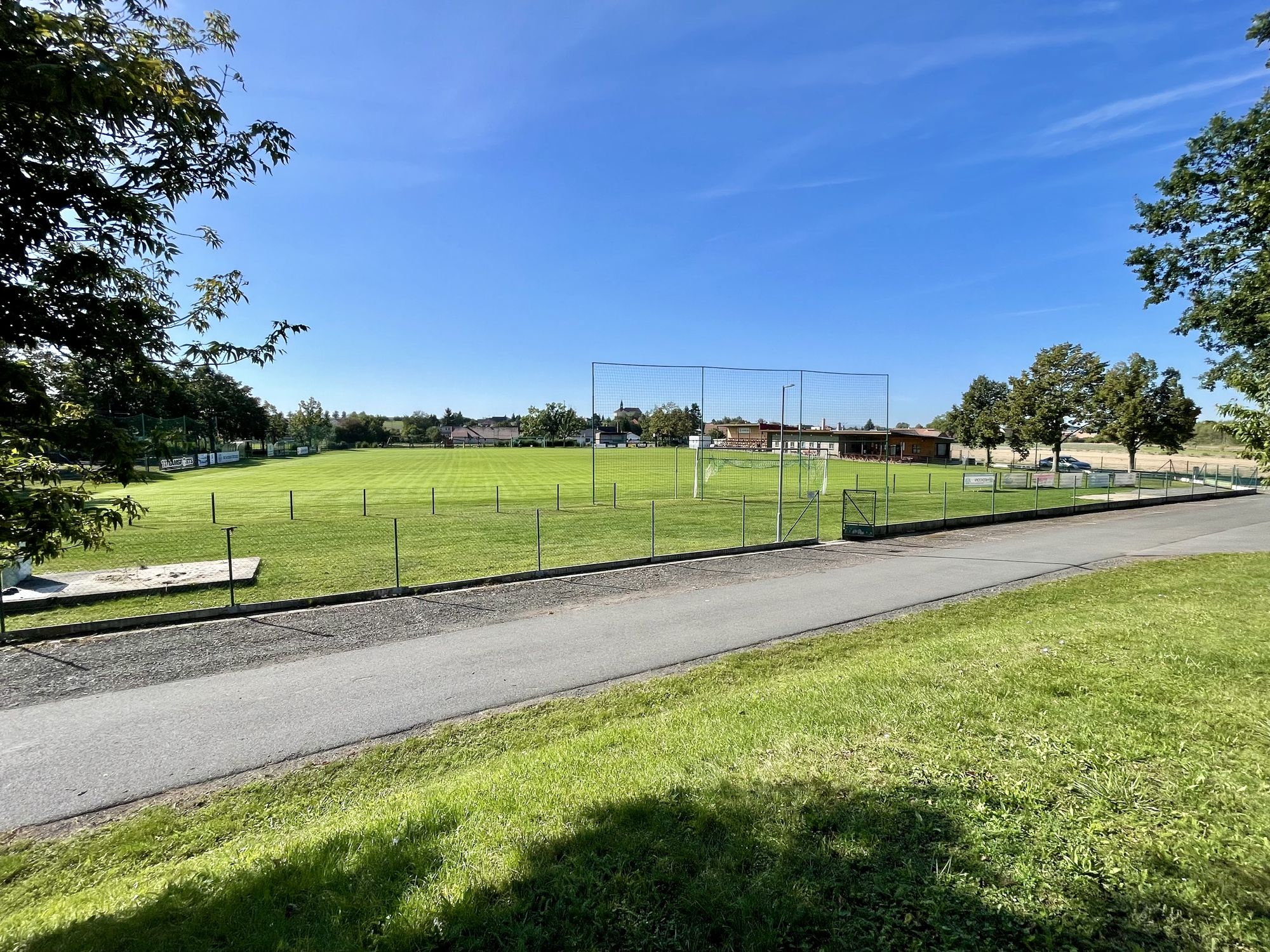 Fotbalové hřiště Horní Ředice foto 2