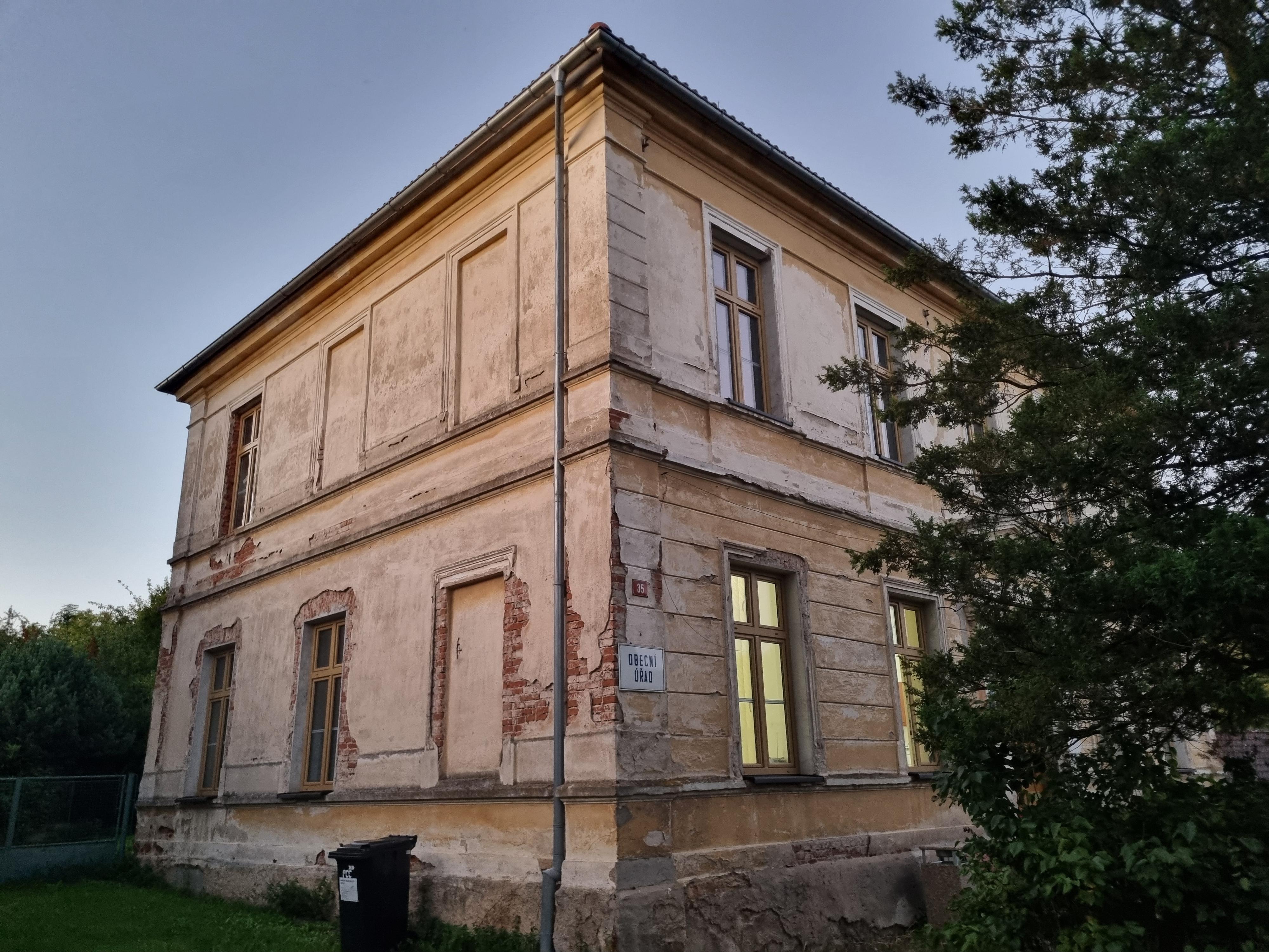 Soběšín - obecní úřad foto 2
