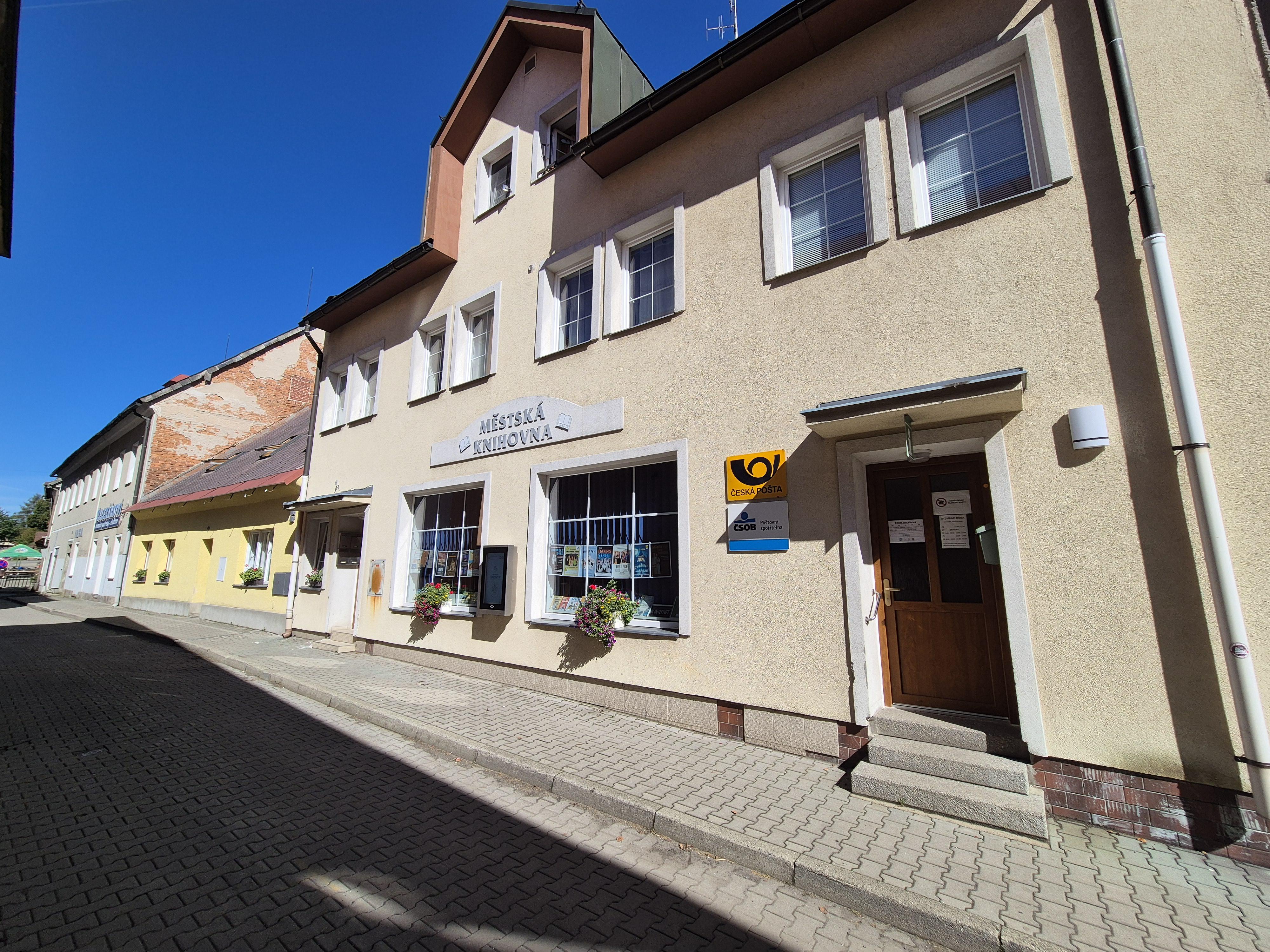 Městská knihovna ve Vysokém nad Jizerou foto 5