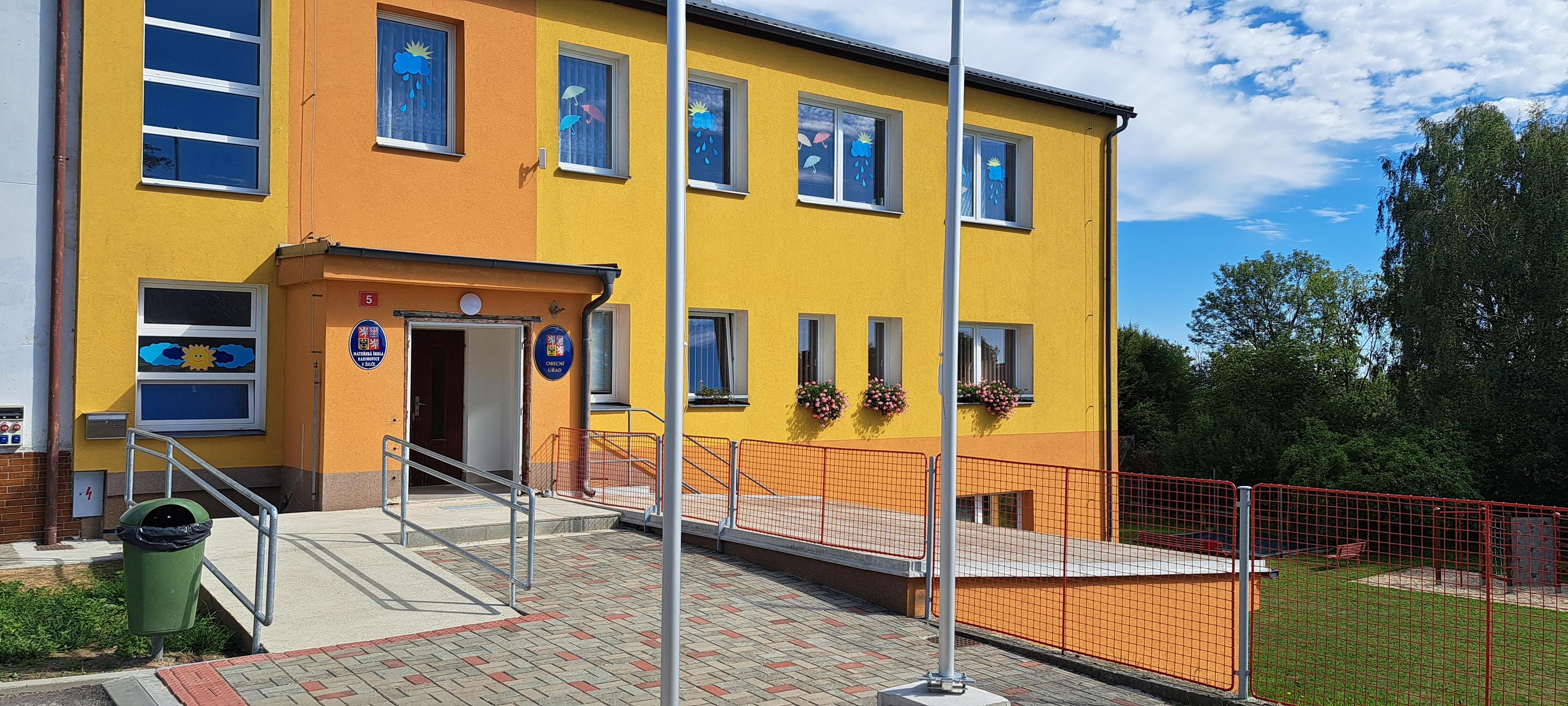 Radimovice u Želče - obecní úřad foto 3