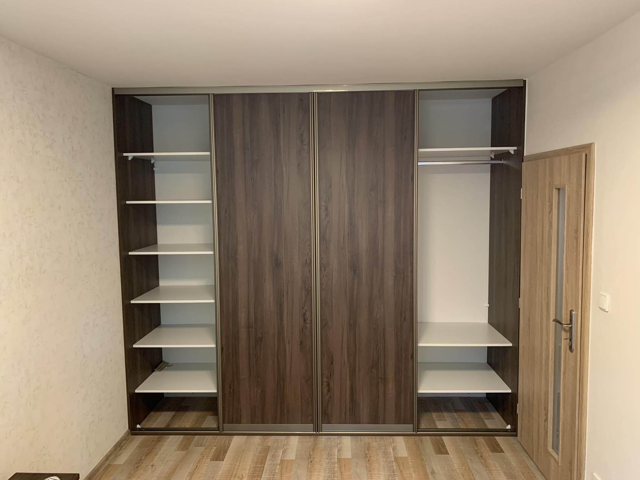 BEITEL Jiří - vestavěné skříně foto 5