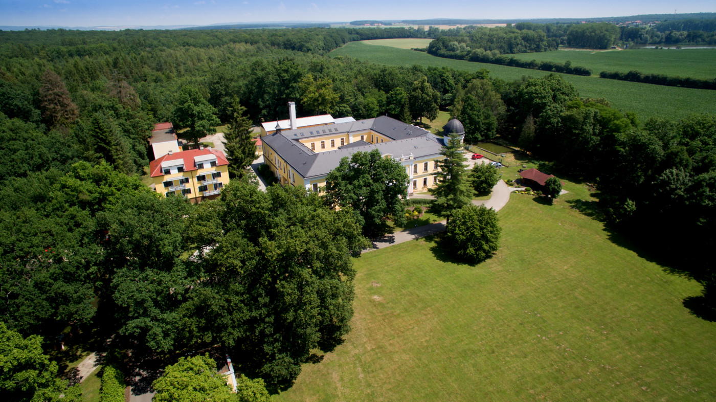 Domov sociálních služeb Chotělice foto 2