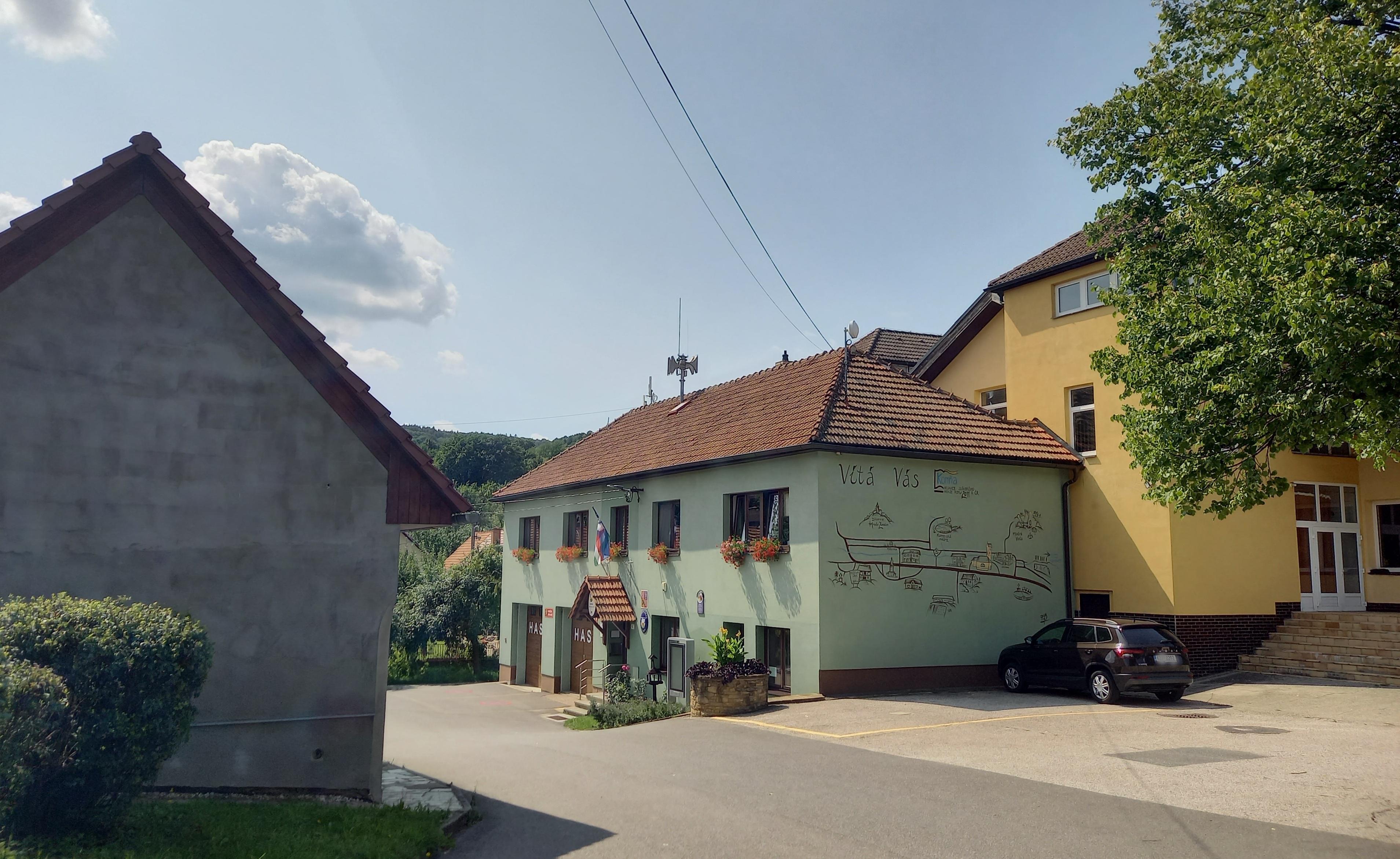 Komňa - obecní úřad foto 6
