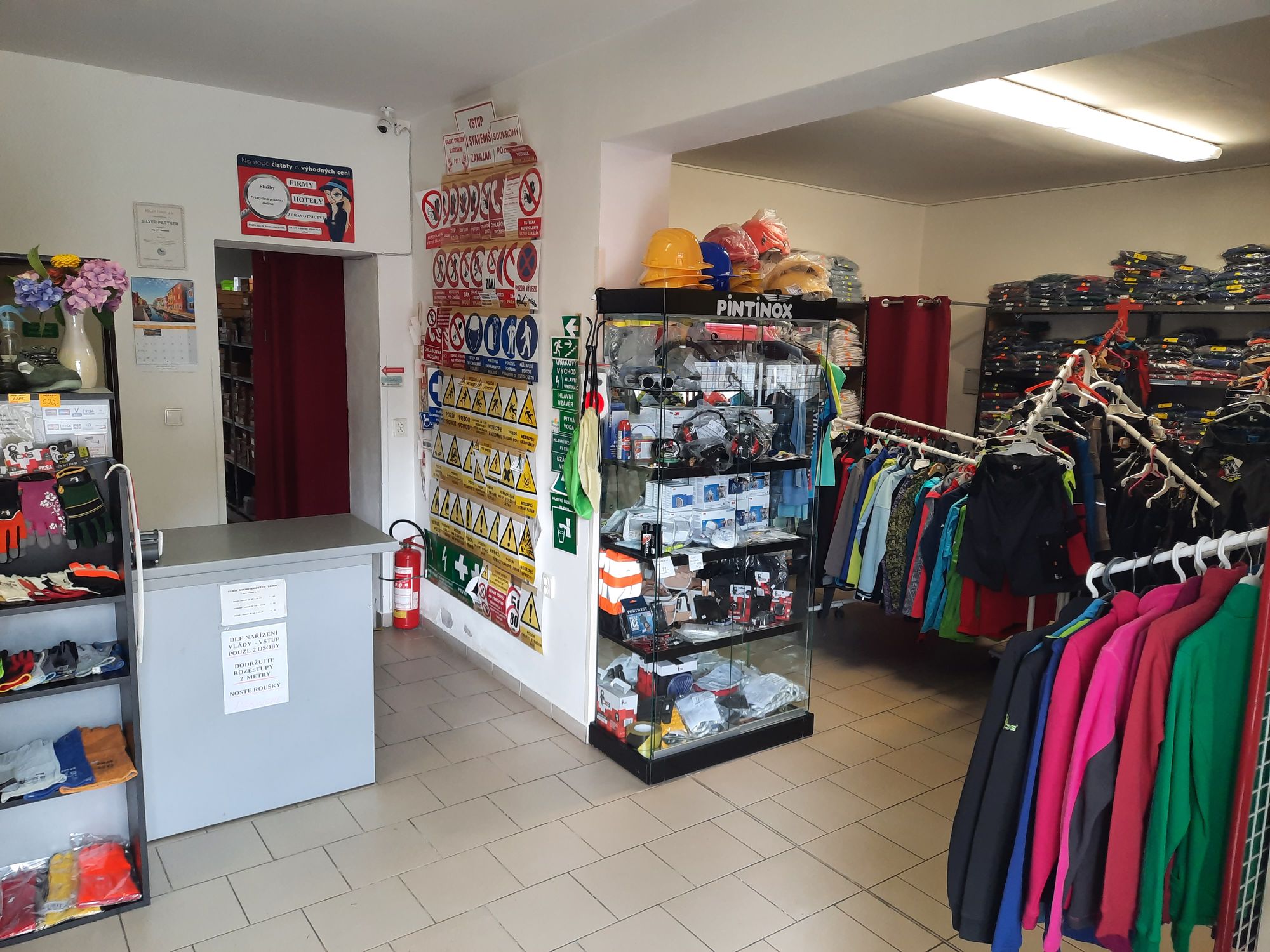 Textile Care Service - DVŮR KRÁLOVÉ NAD LABEM foto 3