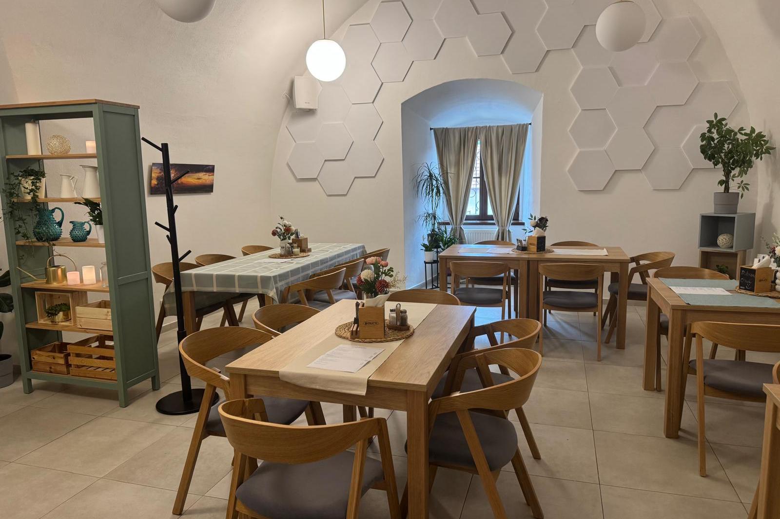 Restaurace a zahrádka na Tvrzi