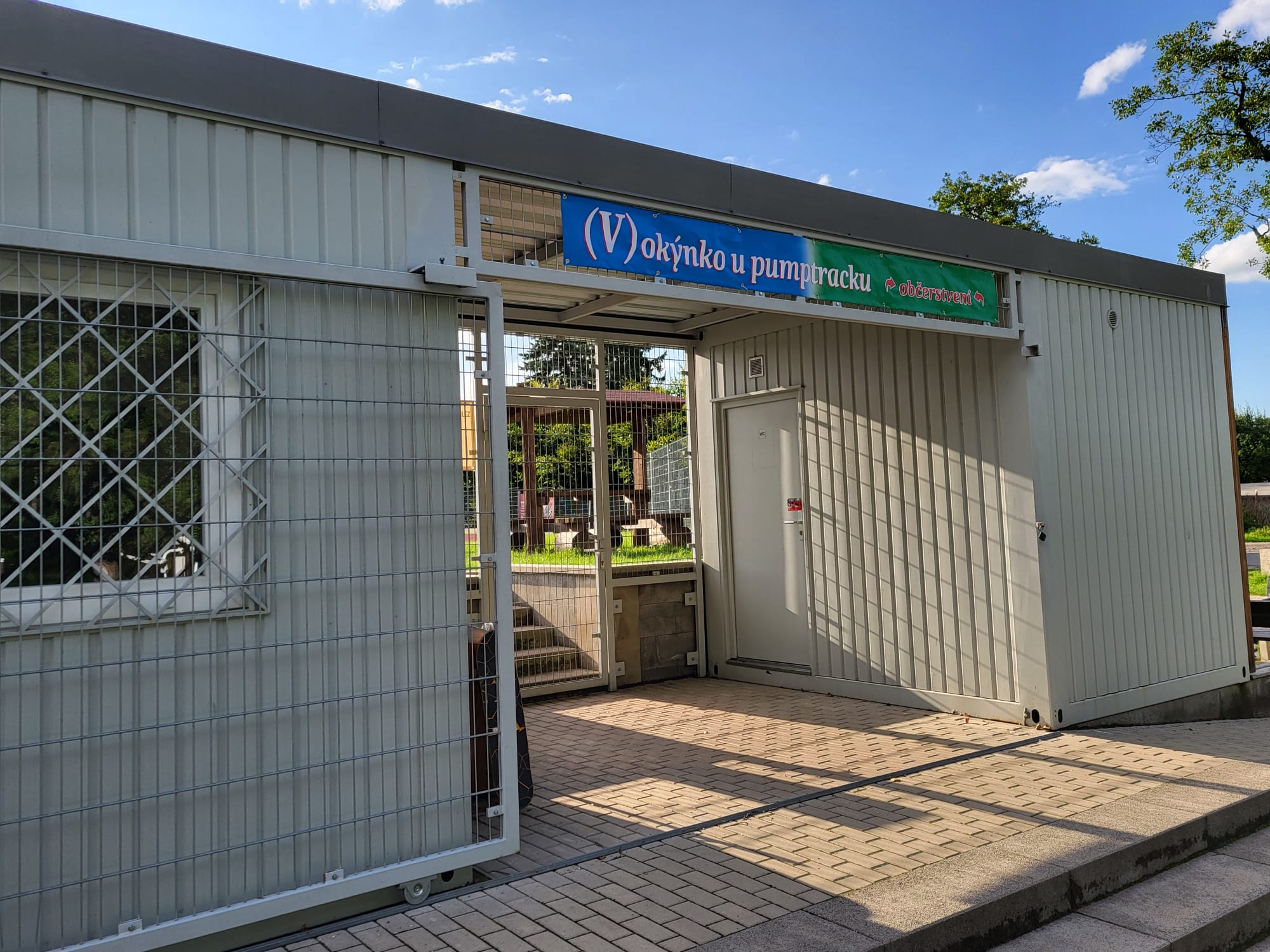 (V)okýnko U Pumptracku