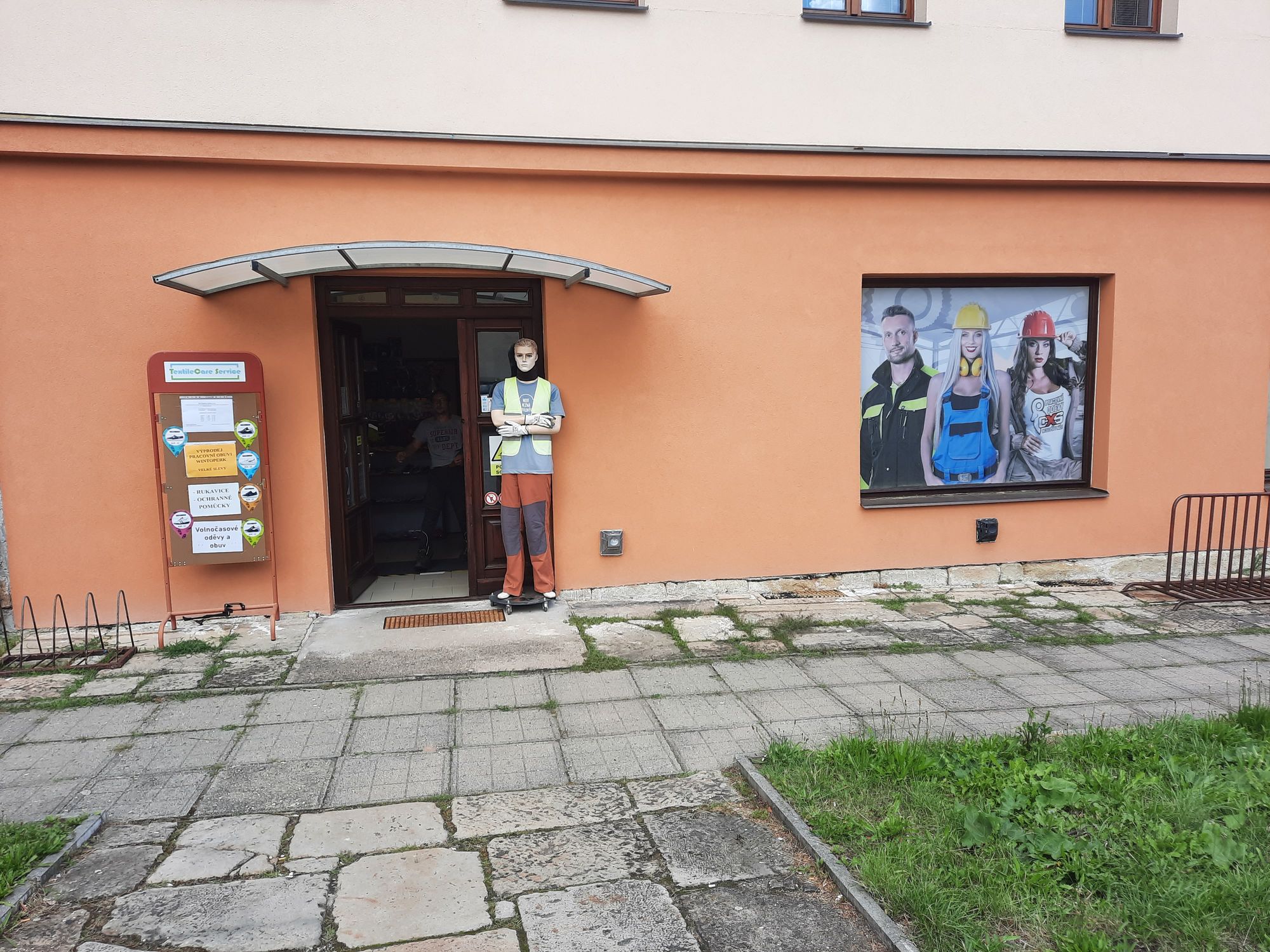 Textile Care Service - DVŮR KRÁLOVÉ NAD LABEM foto 5