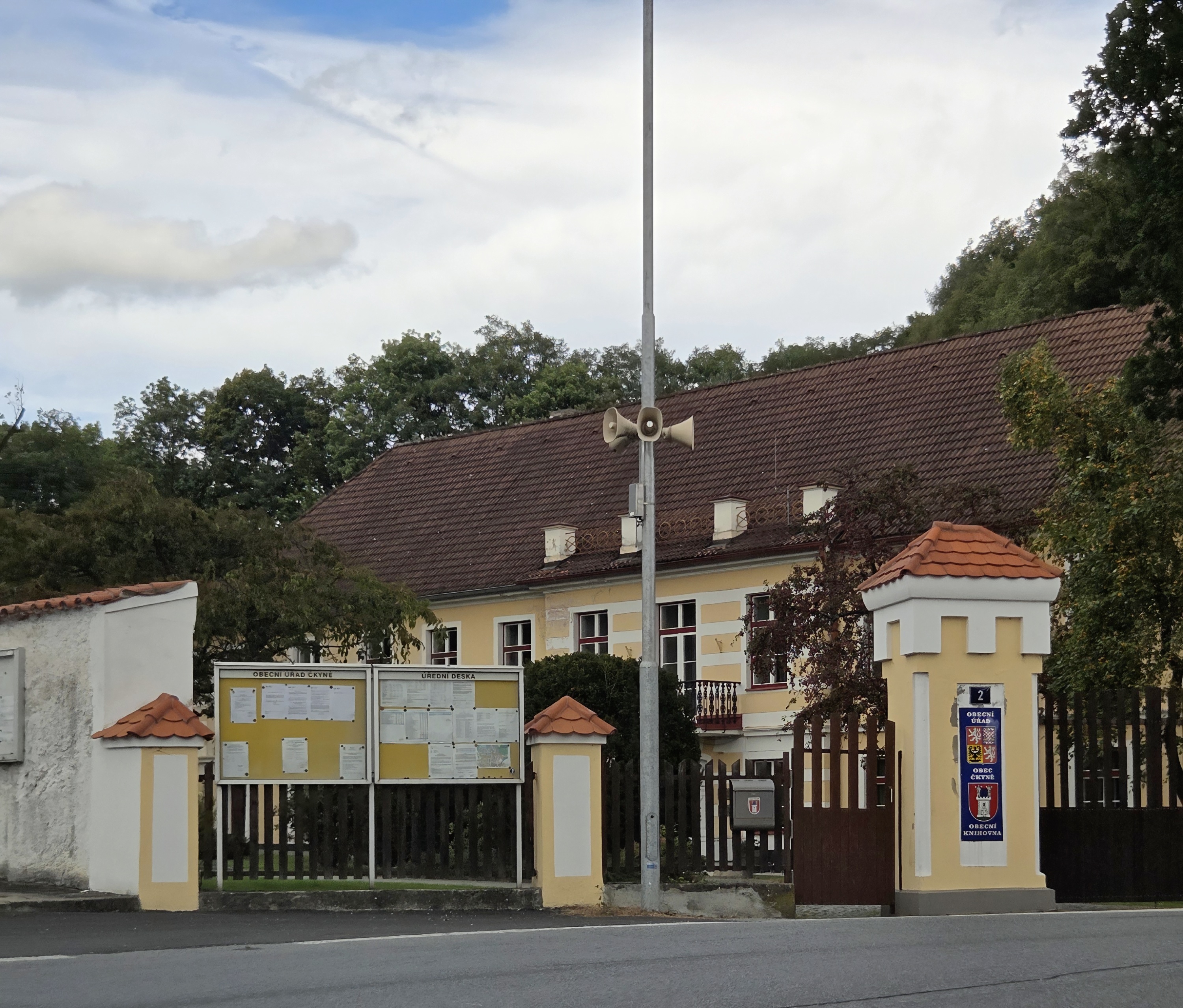 Čkyně - obecní úřad foto 2