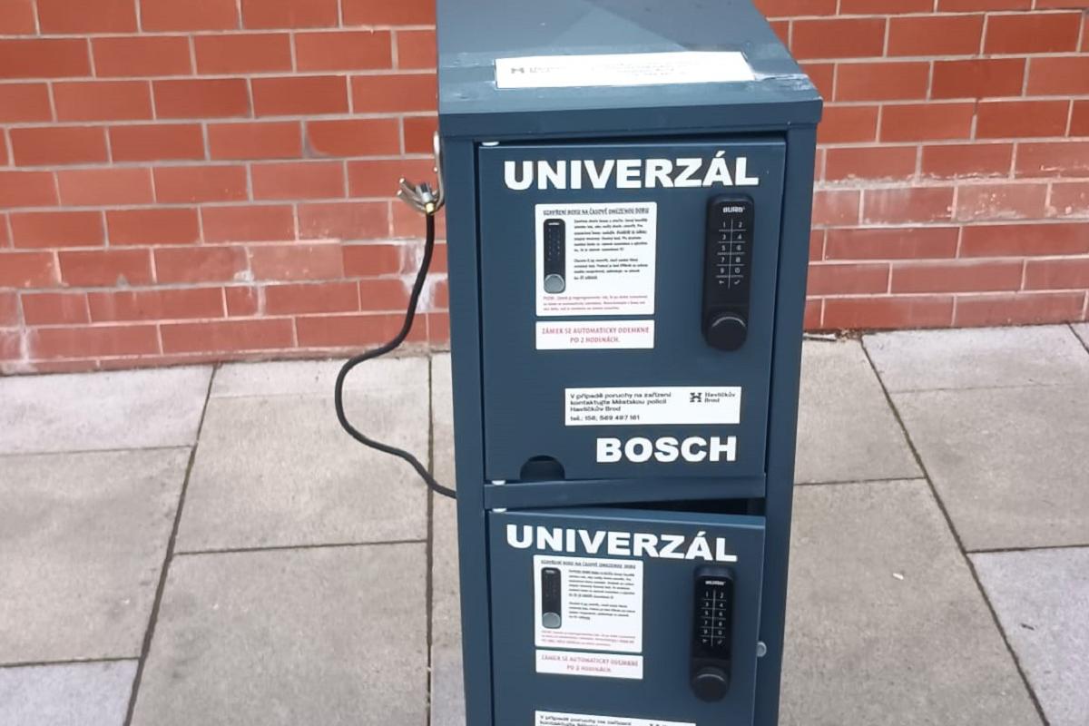 Nabíjecí stanice pro elektrokola a mobilní zařízení