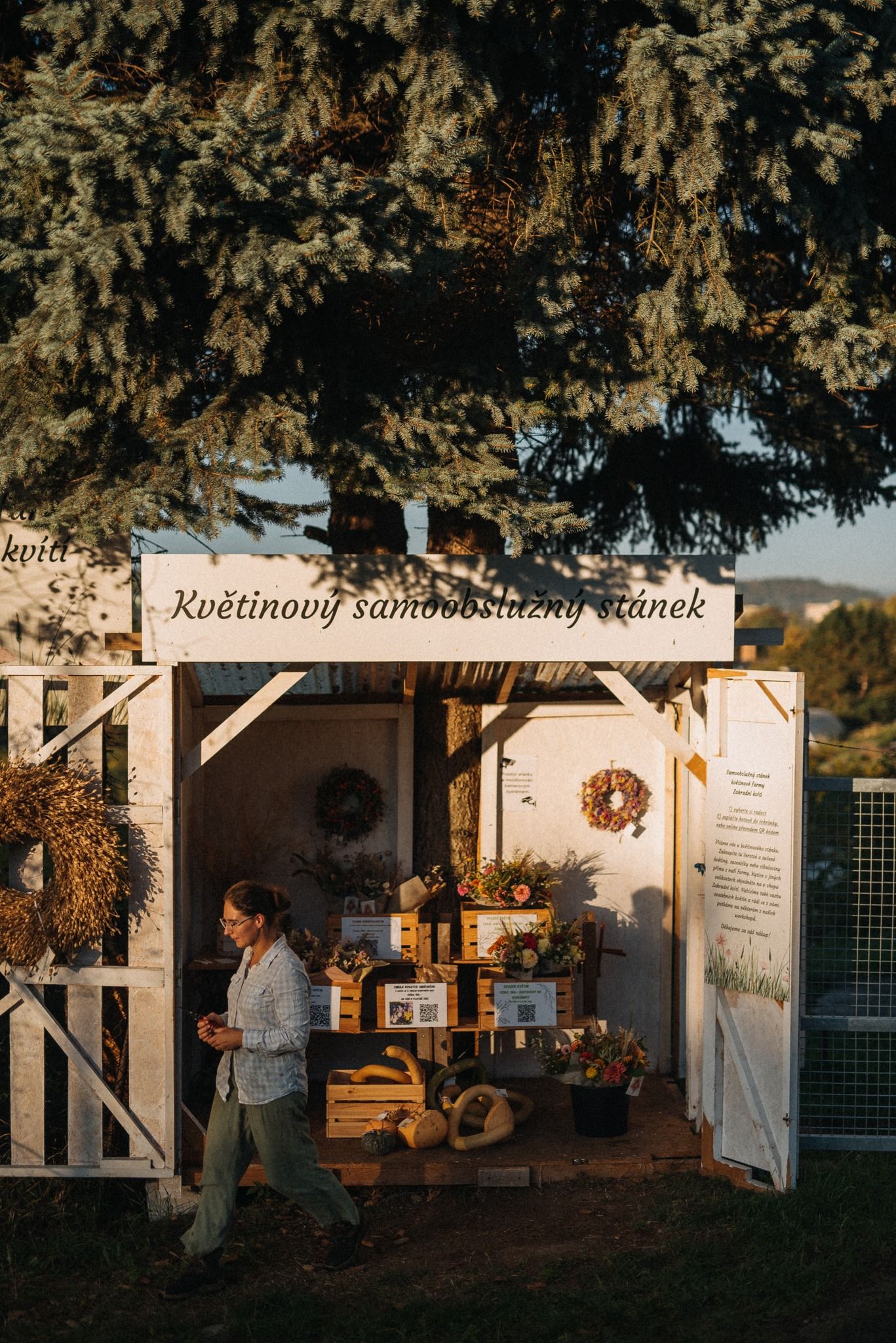 Květinový stánek Zahradní kvítí foto 3