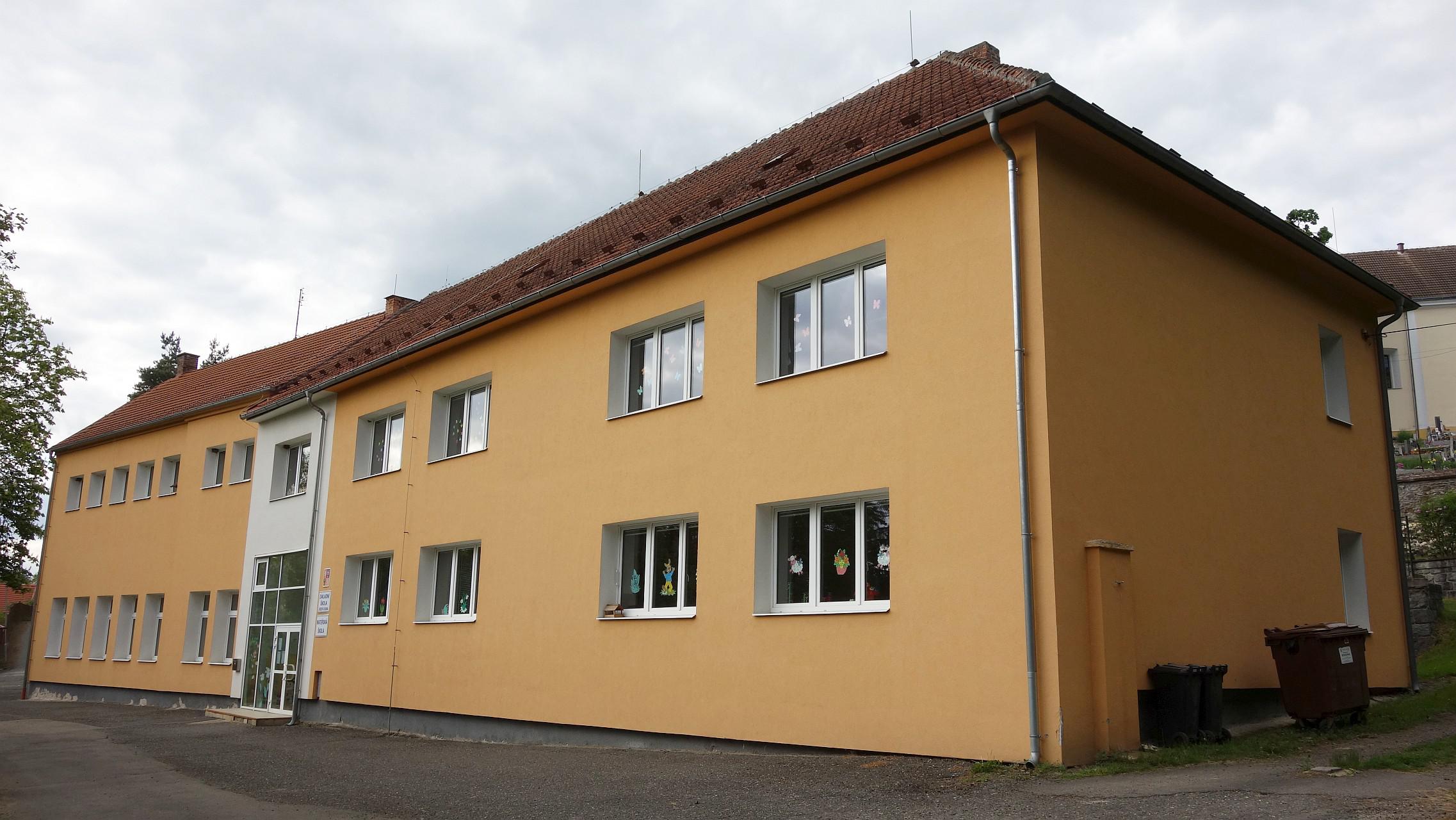 ZŠ Josefa Suka a MŠ Křečovice foto 2