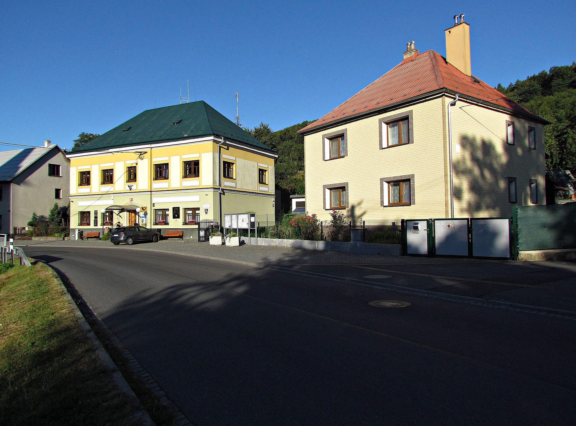 Trnava - obecní úřad foto 5