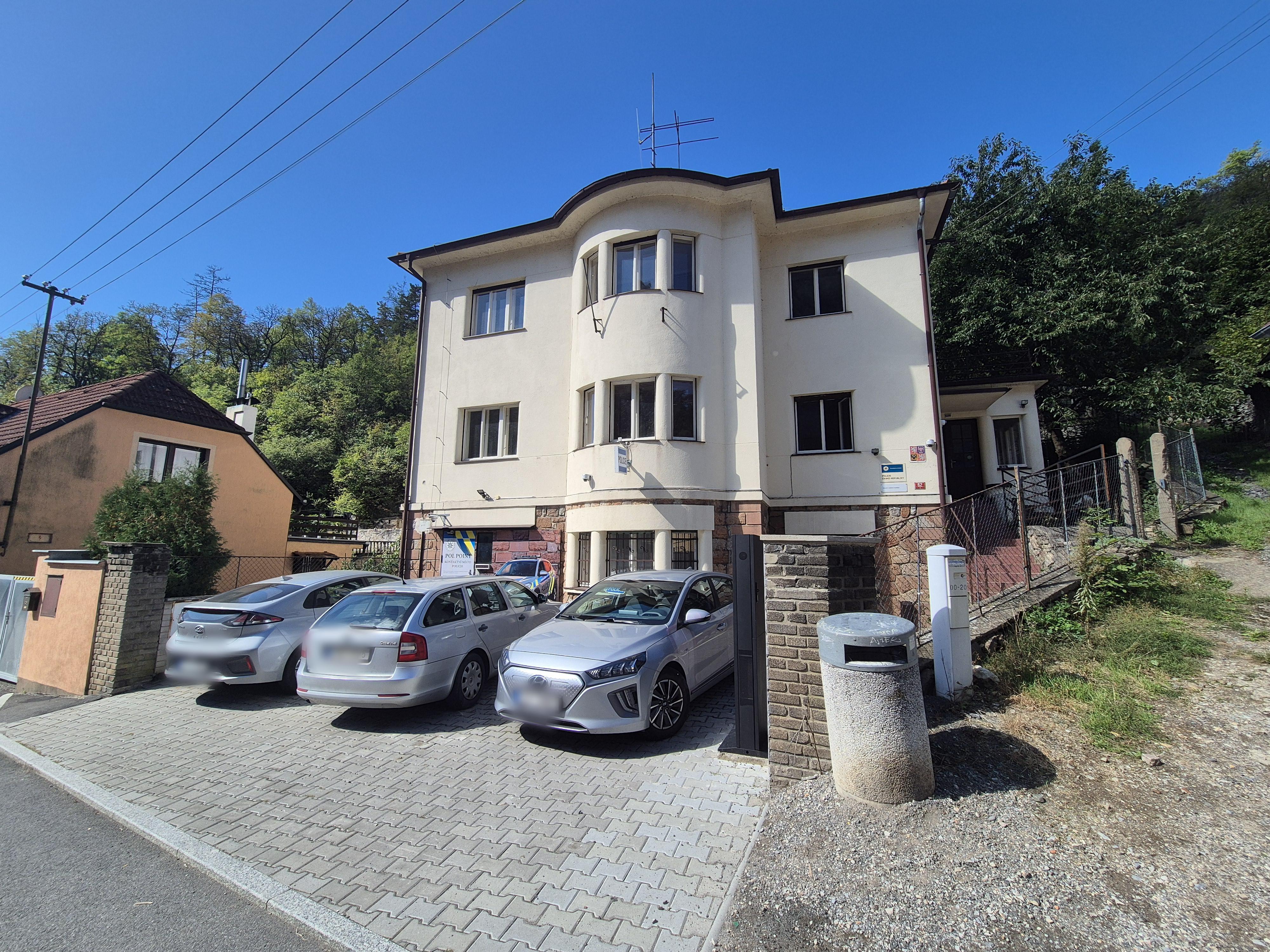 Policie ČR - Obvodní oddělení Karlštejn foto 3