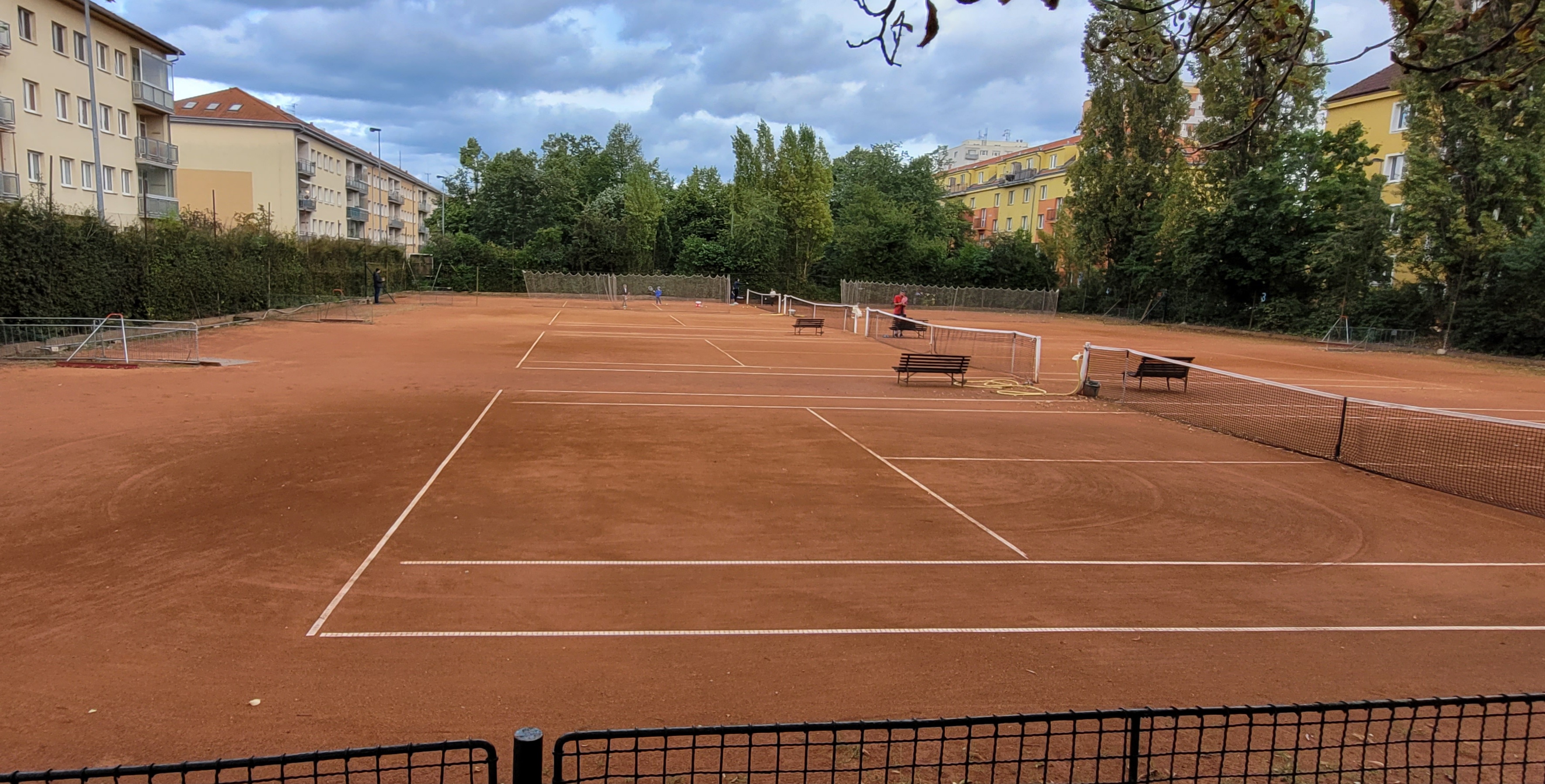 Tenisové kurty - TJ Astra Zahradní Město