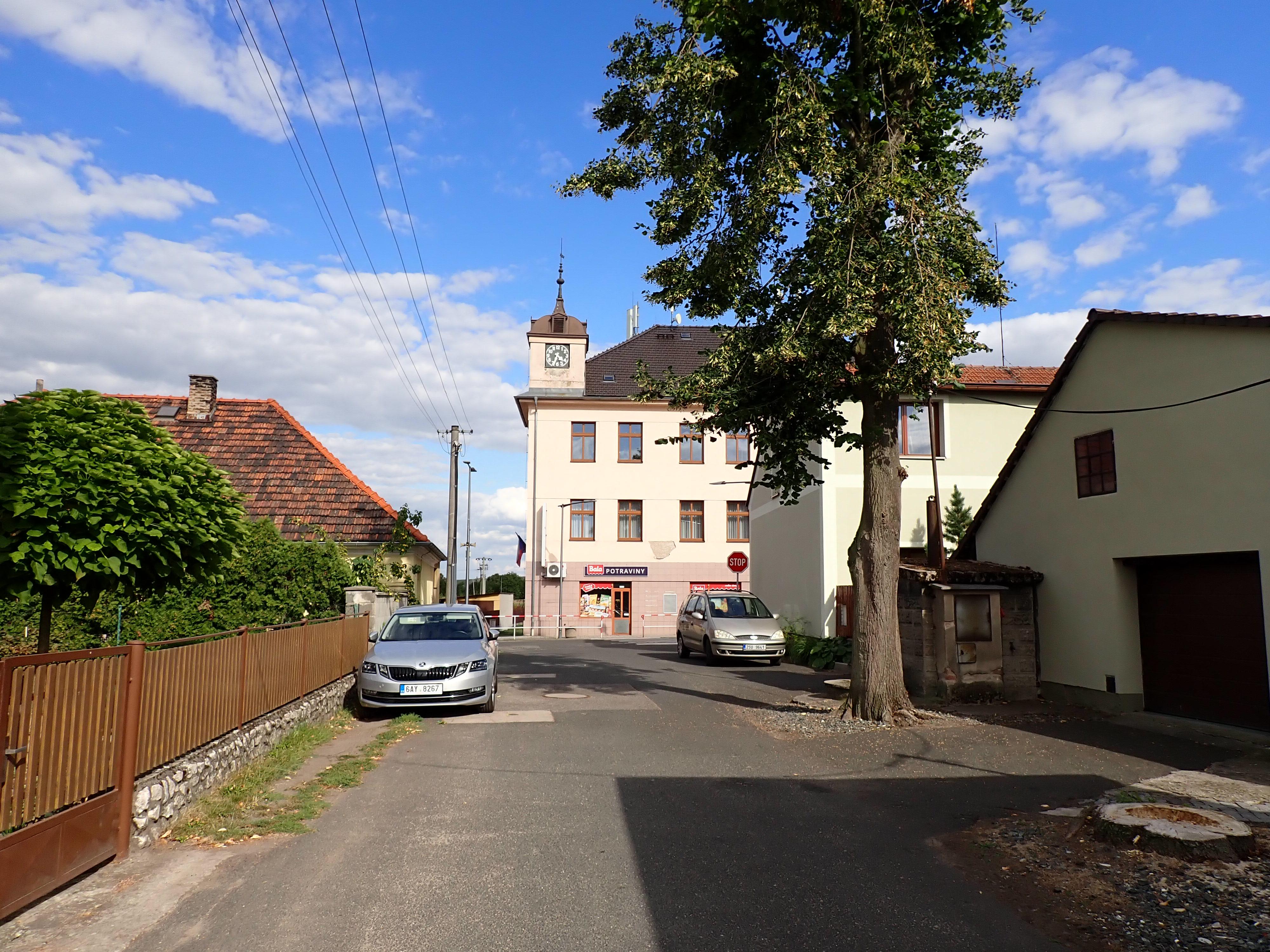 Křinec - úřad městyse foto 4