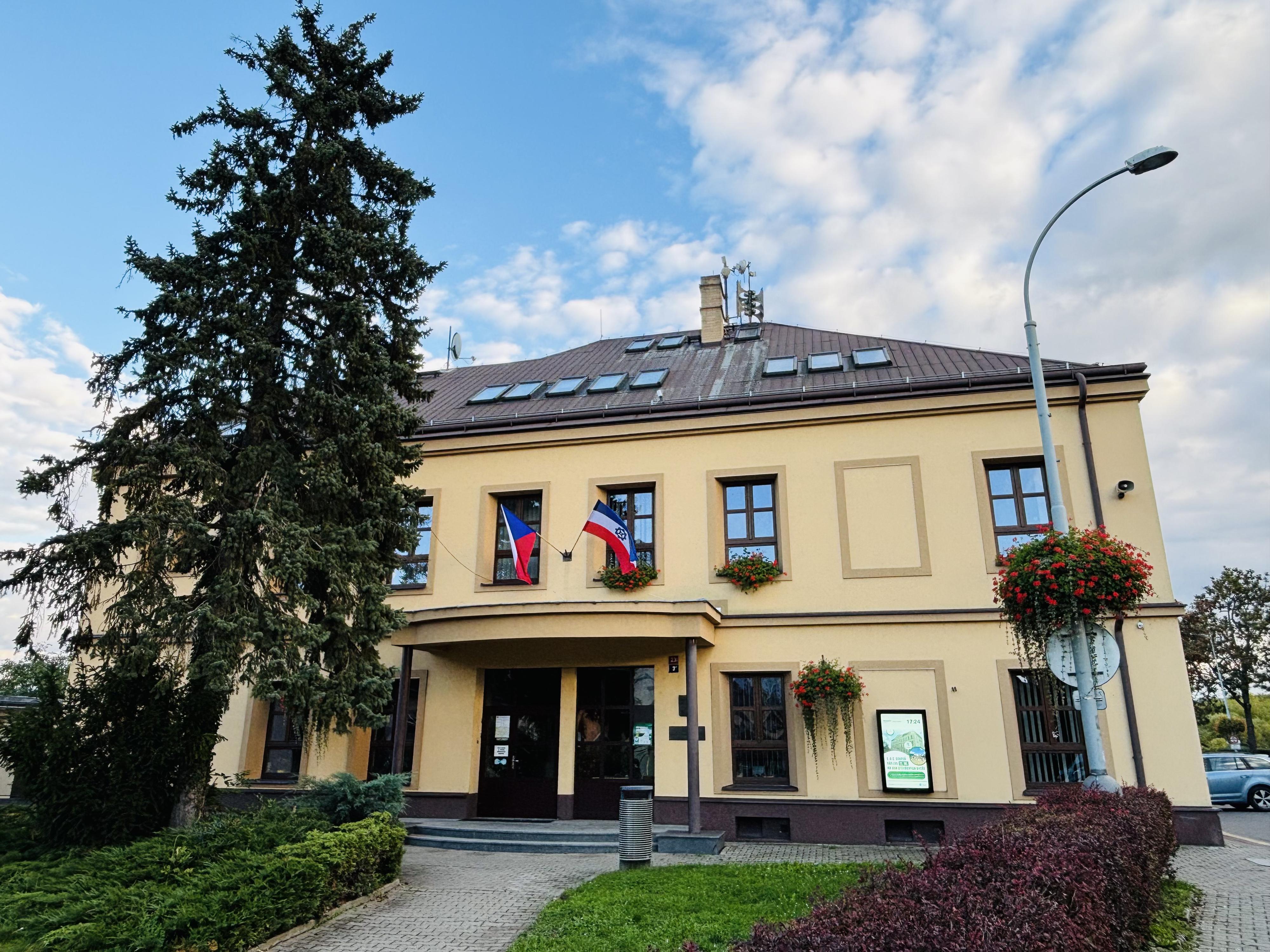 Úřad městské části Praha 16 foto 2