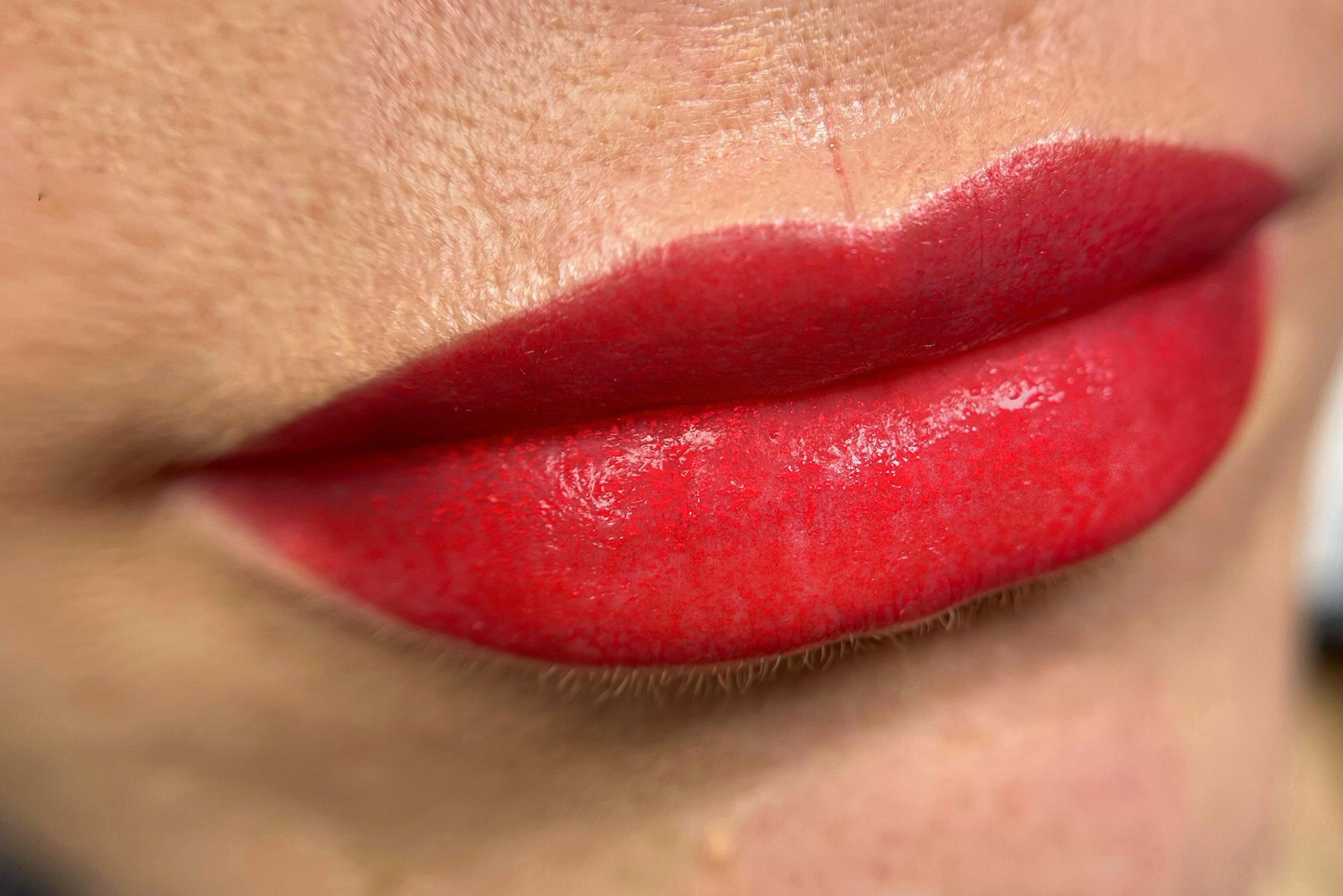 Permanentní make-up rtů