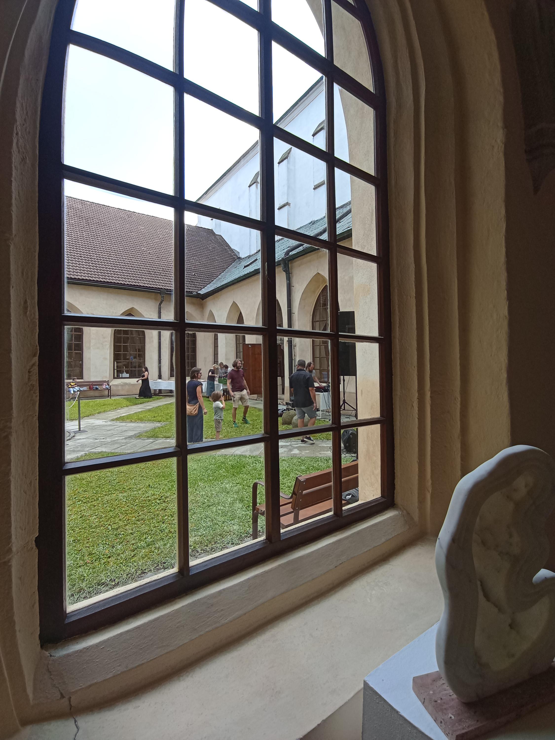 Kostel sv. Jana Křtitele a minoristký klášter foto 2