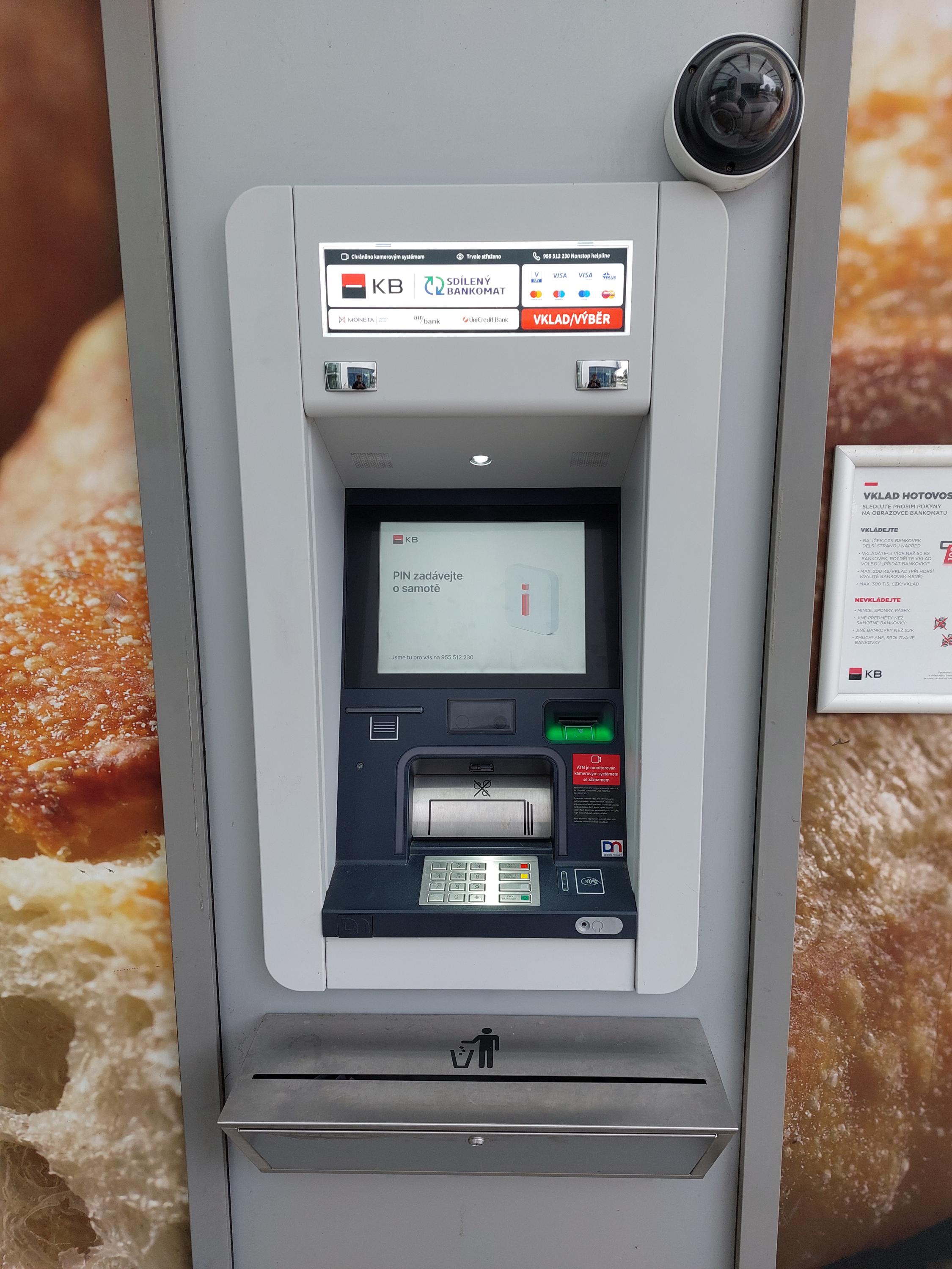 Bankomat Komerční banky foto 2
