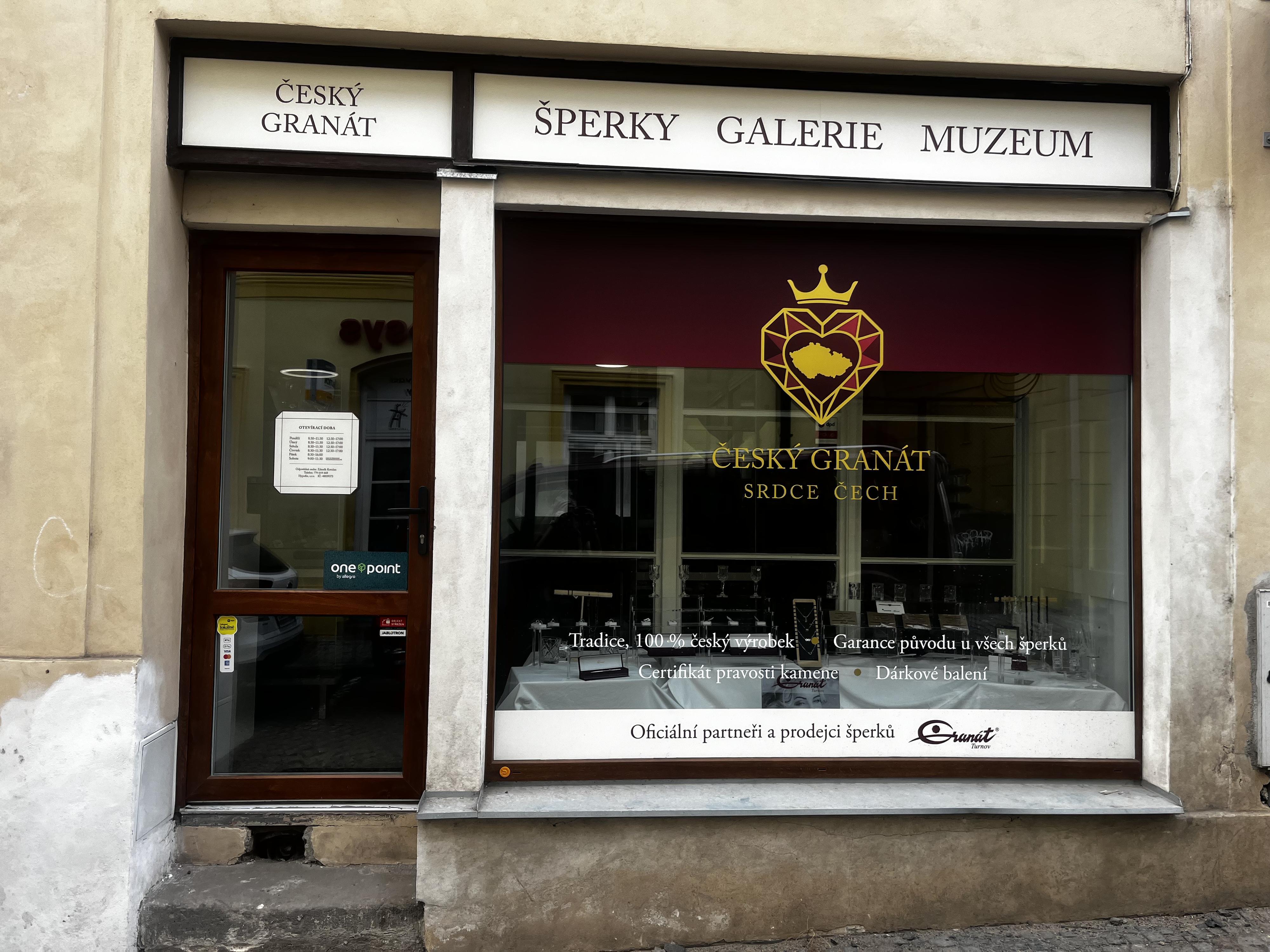 Český granát srdce Čech