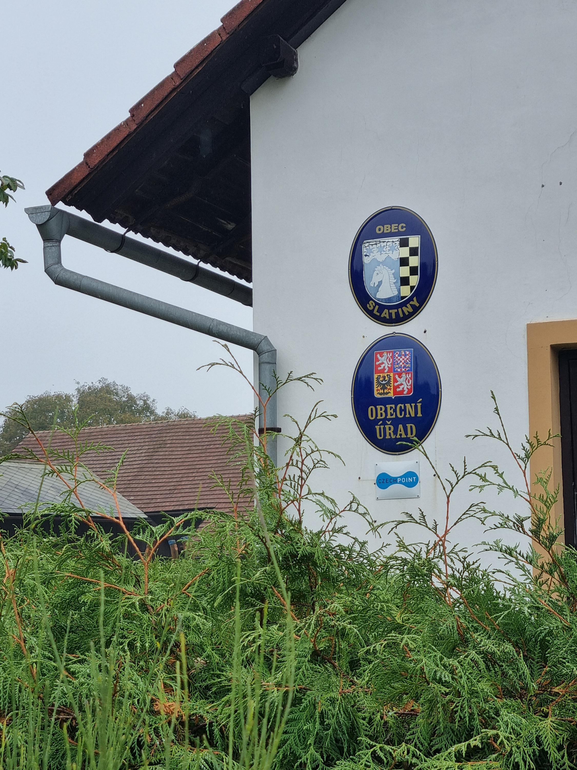 Slatiny - obecní úřad foto 3