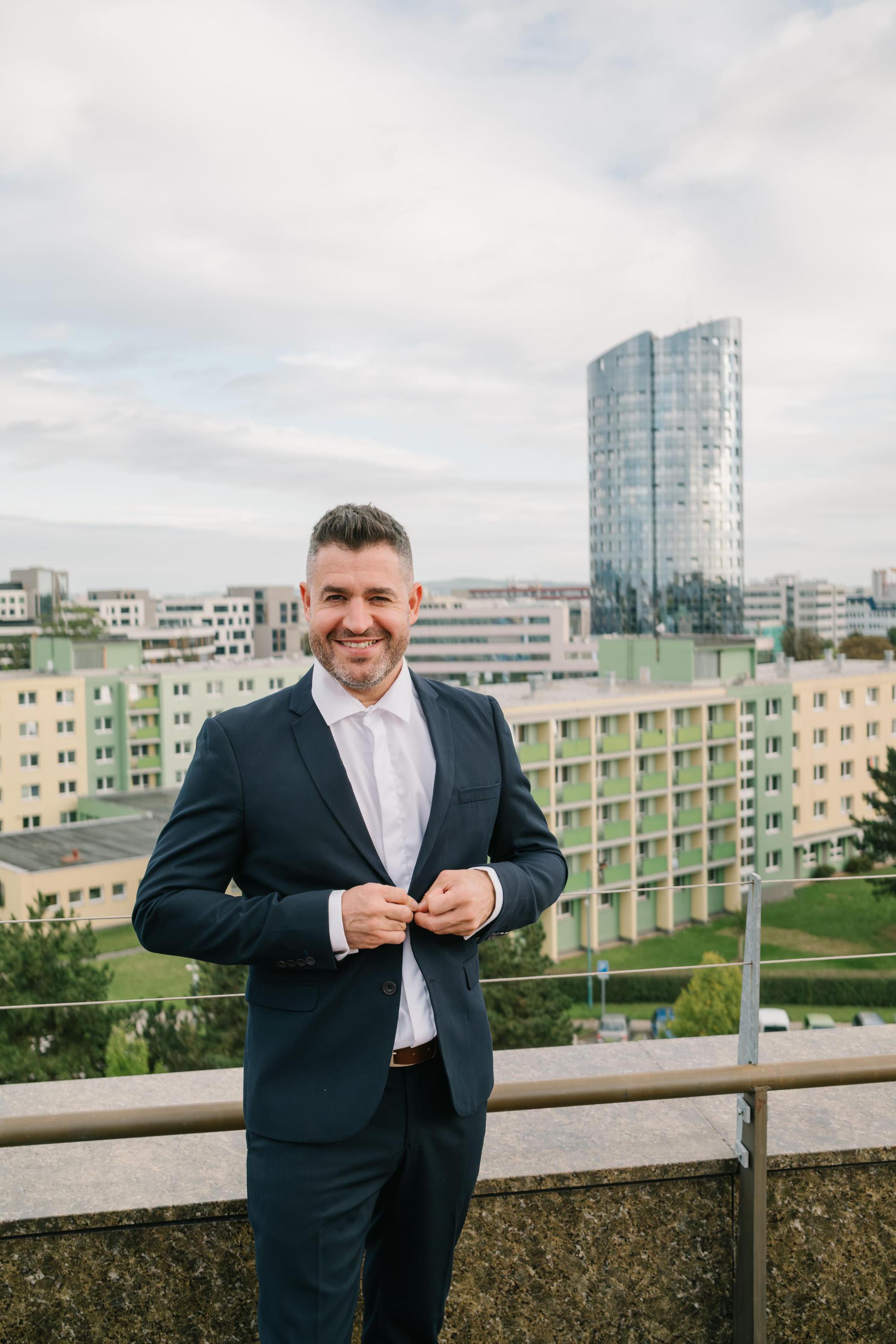 Lukáš Václavek, realitní makléř foto 3